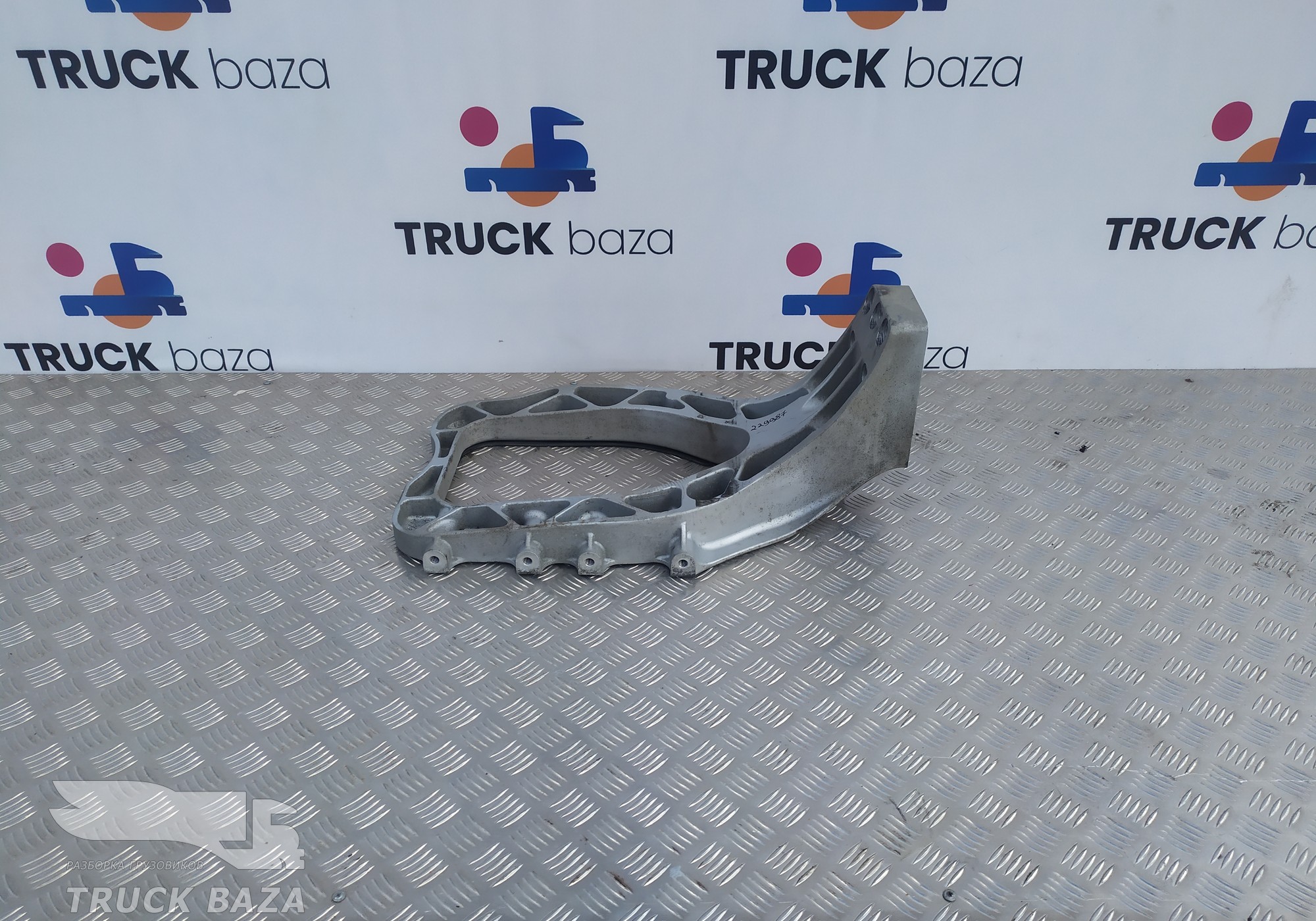 Кронштейн для DongFeng GX DFH4180