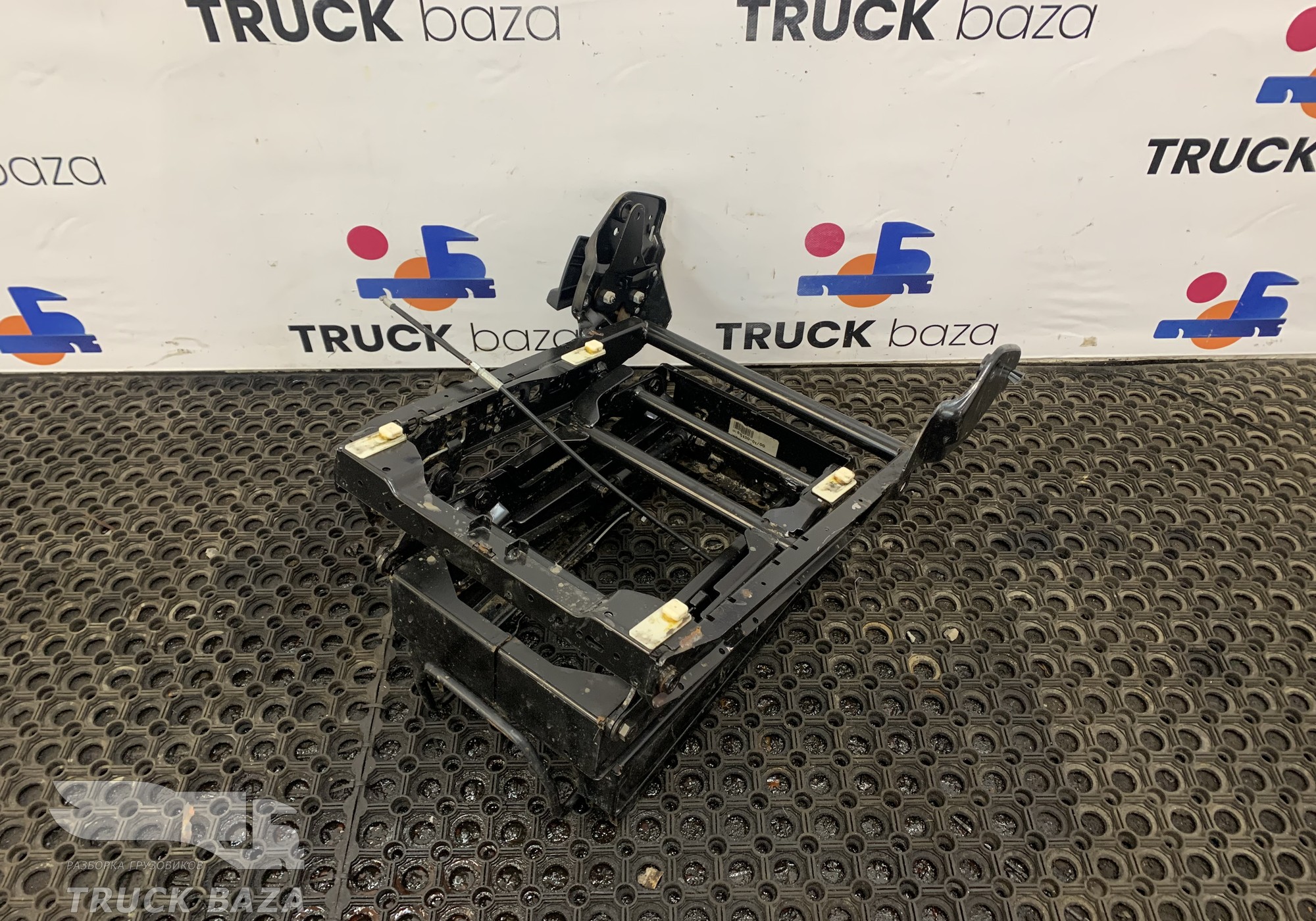 81513001 Основание сиденья пассажирского для КАМАЗ 5490 (с 2013)