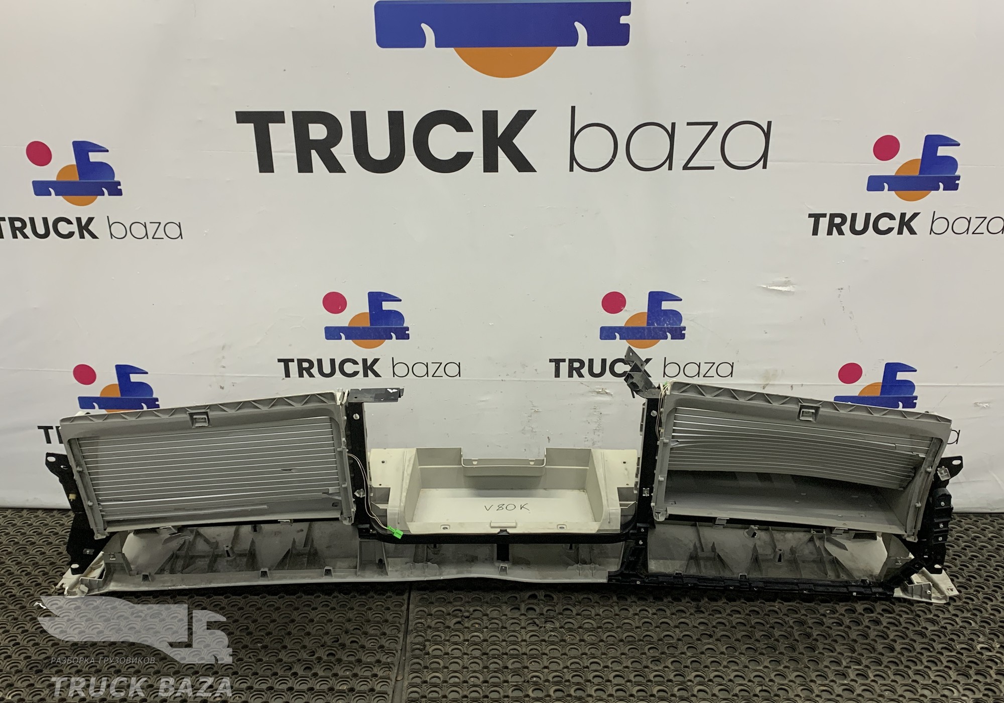 82075050 Консоль кабины верхняя для Volvo FH 3 (с 2008 по 2012)