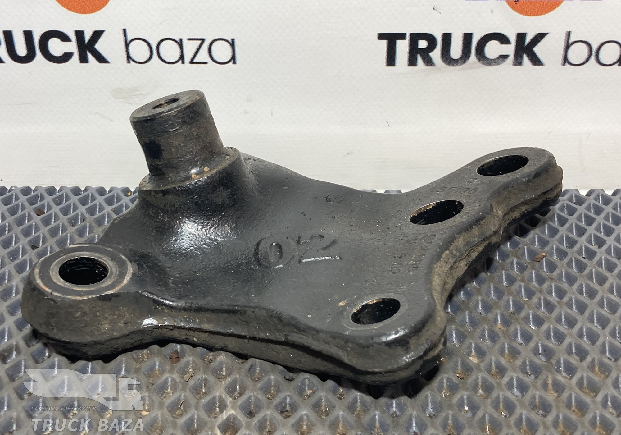 1846302 Кронштейн цилиндра подъема кабины для Scania 5-series