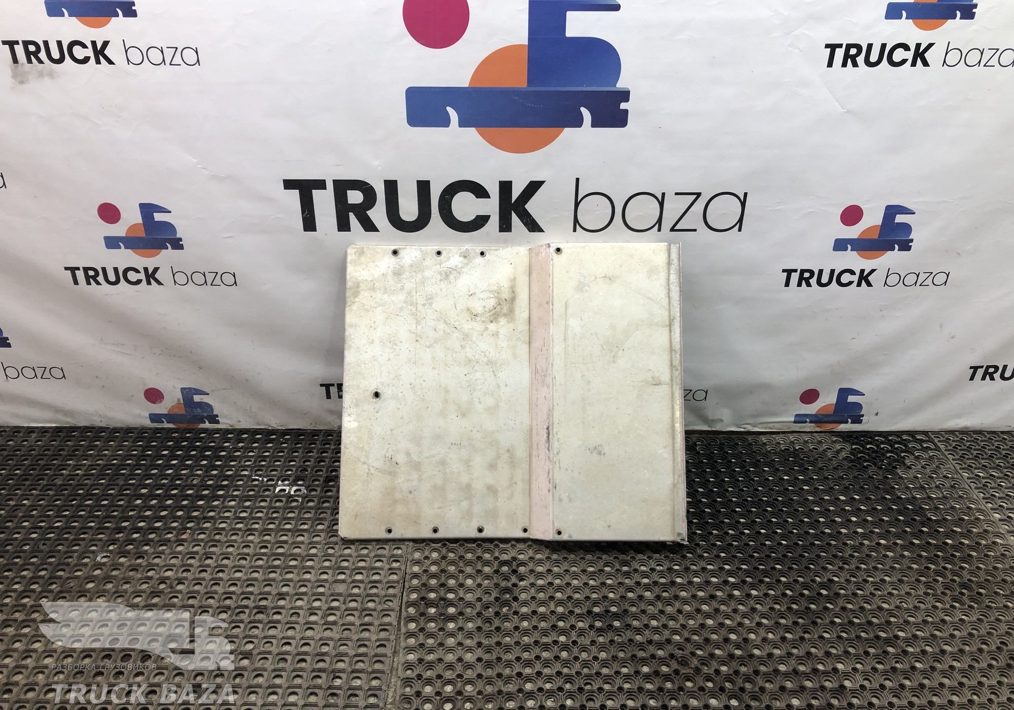 81153010117 Защитный лист КПП для Man TGS II (с 2012)