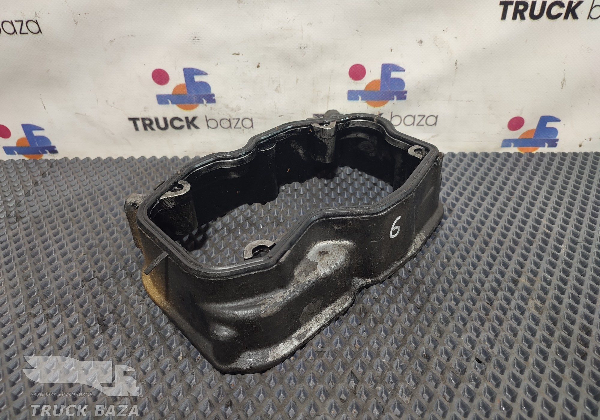 1519142 Проставка клапанной крышки