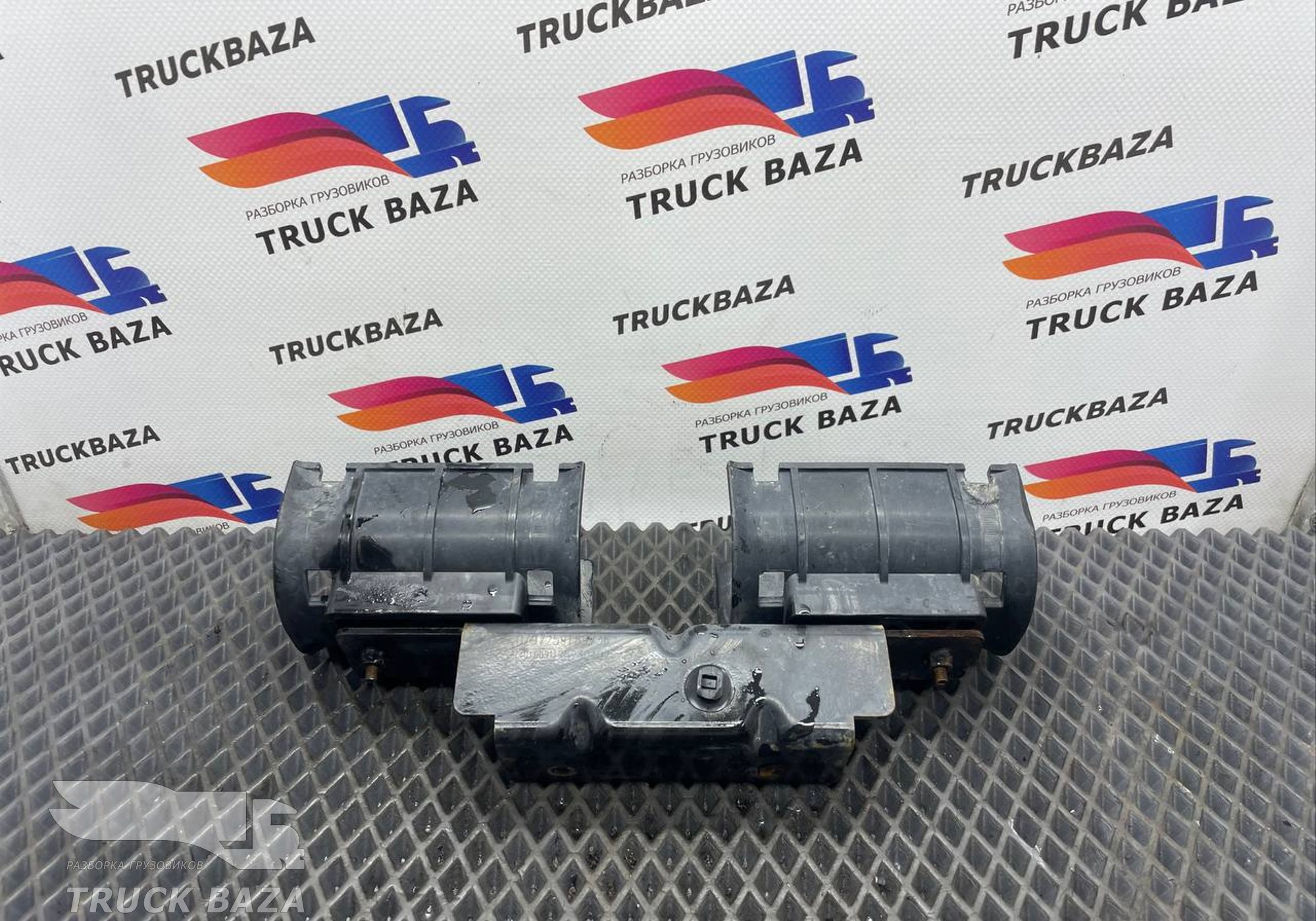 DZ97259189736 Кронштейн электропроводки для Shacman X3000 (с 2014)