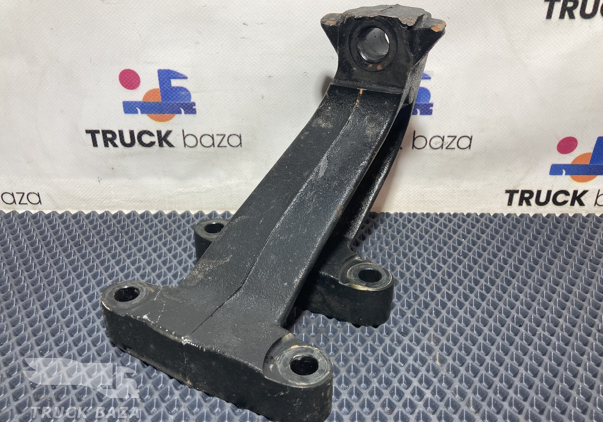 51415010118 Кронштейн двигателя передний правый для Man TGS II (с 2012)