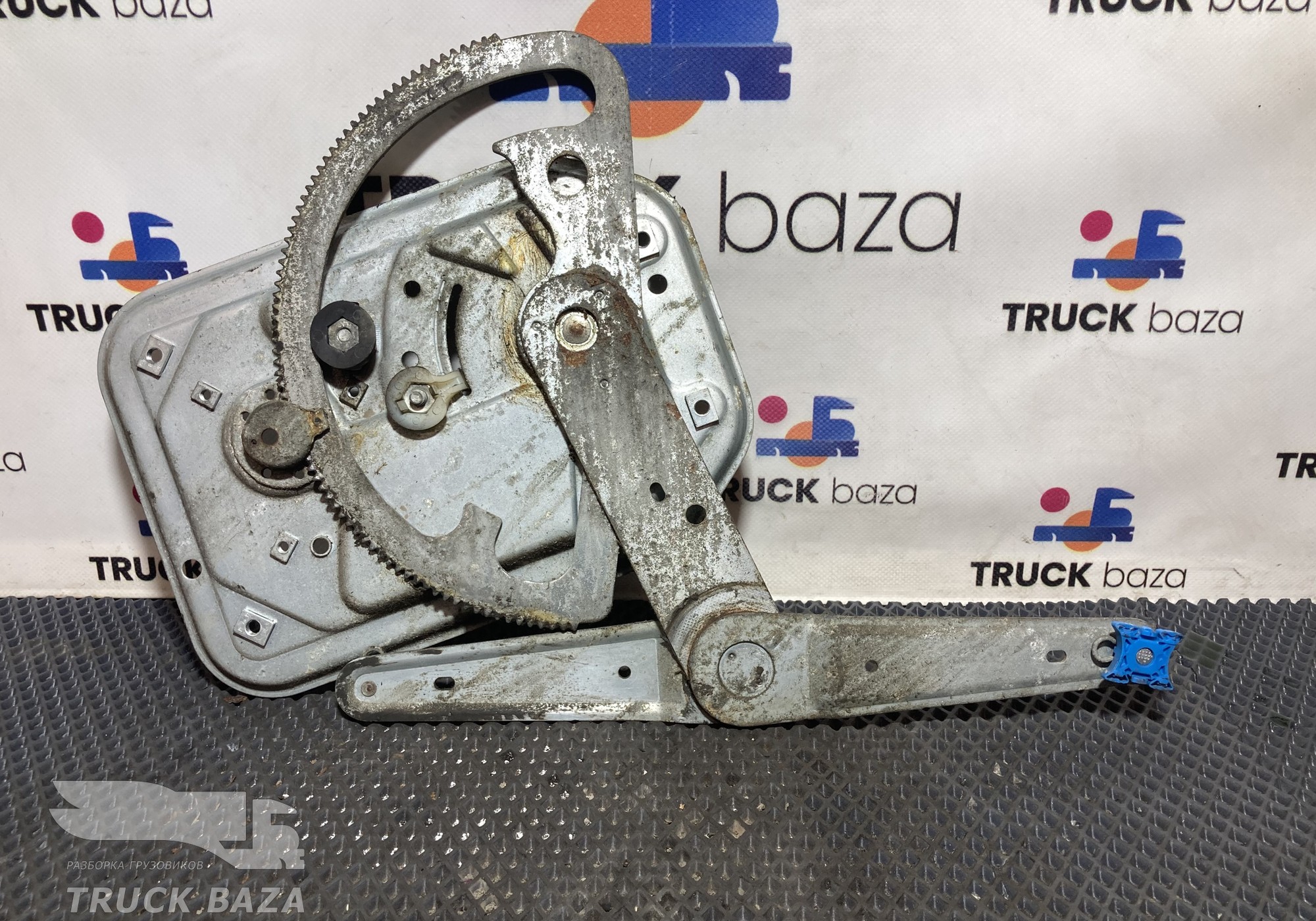 2572349 Стеклоподъемник левый