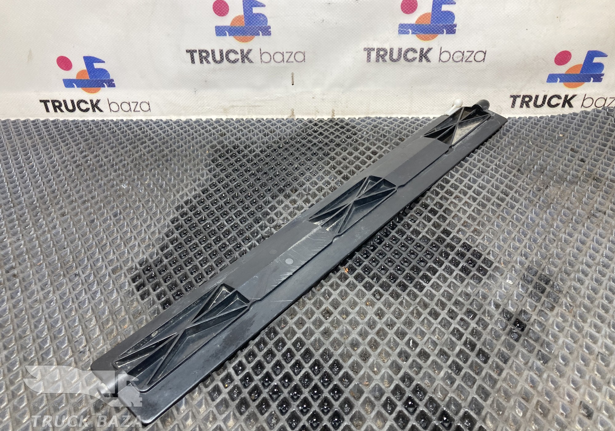 BGH3837 Накладка отопителя для Полуприцепы Нефаз