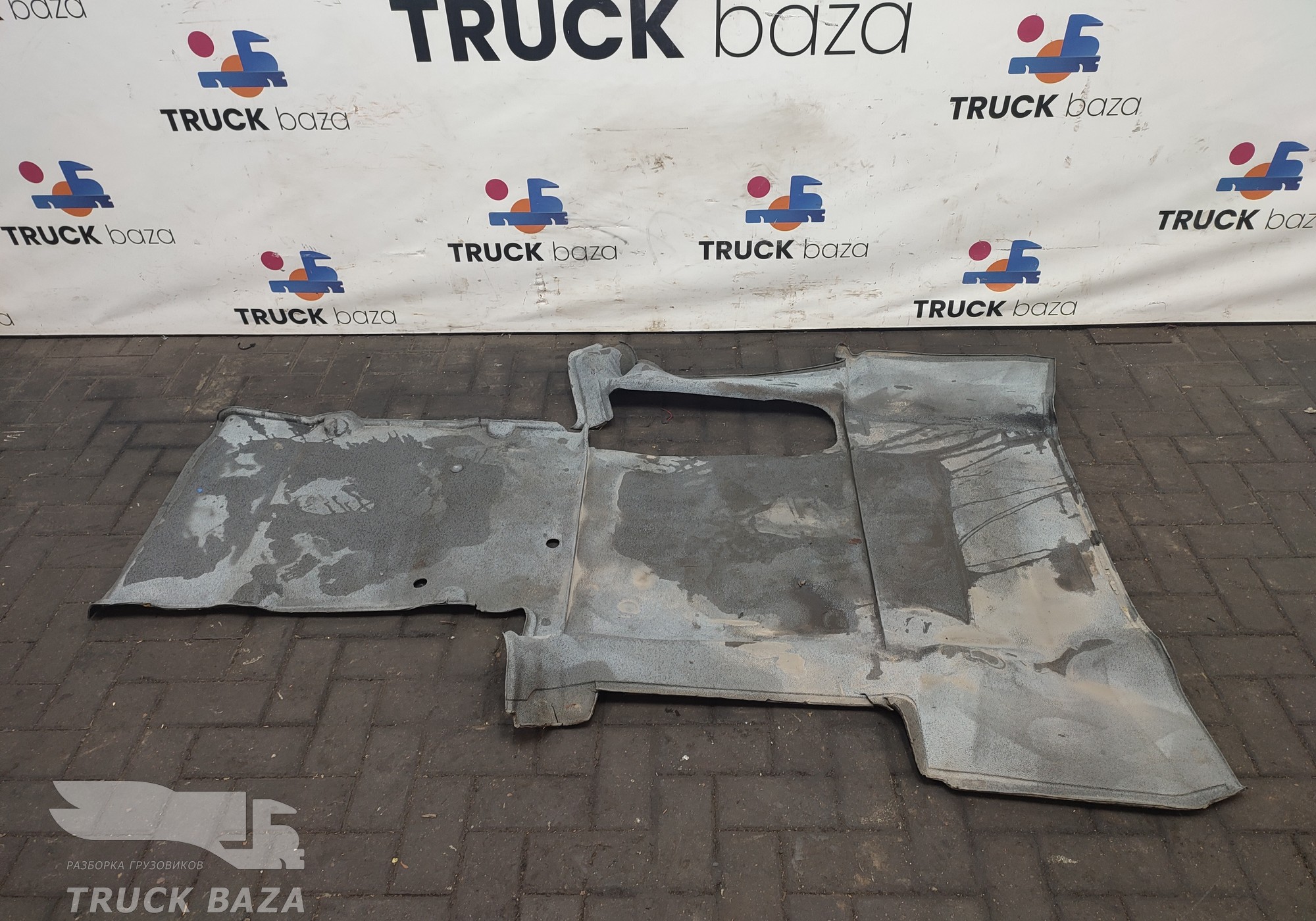 81628600864 Покрытие напольное центральная часть для Man TGS II (с 2012)