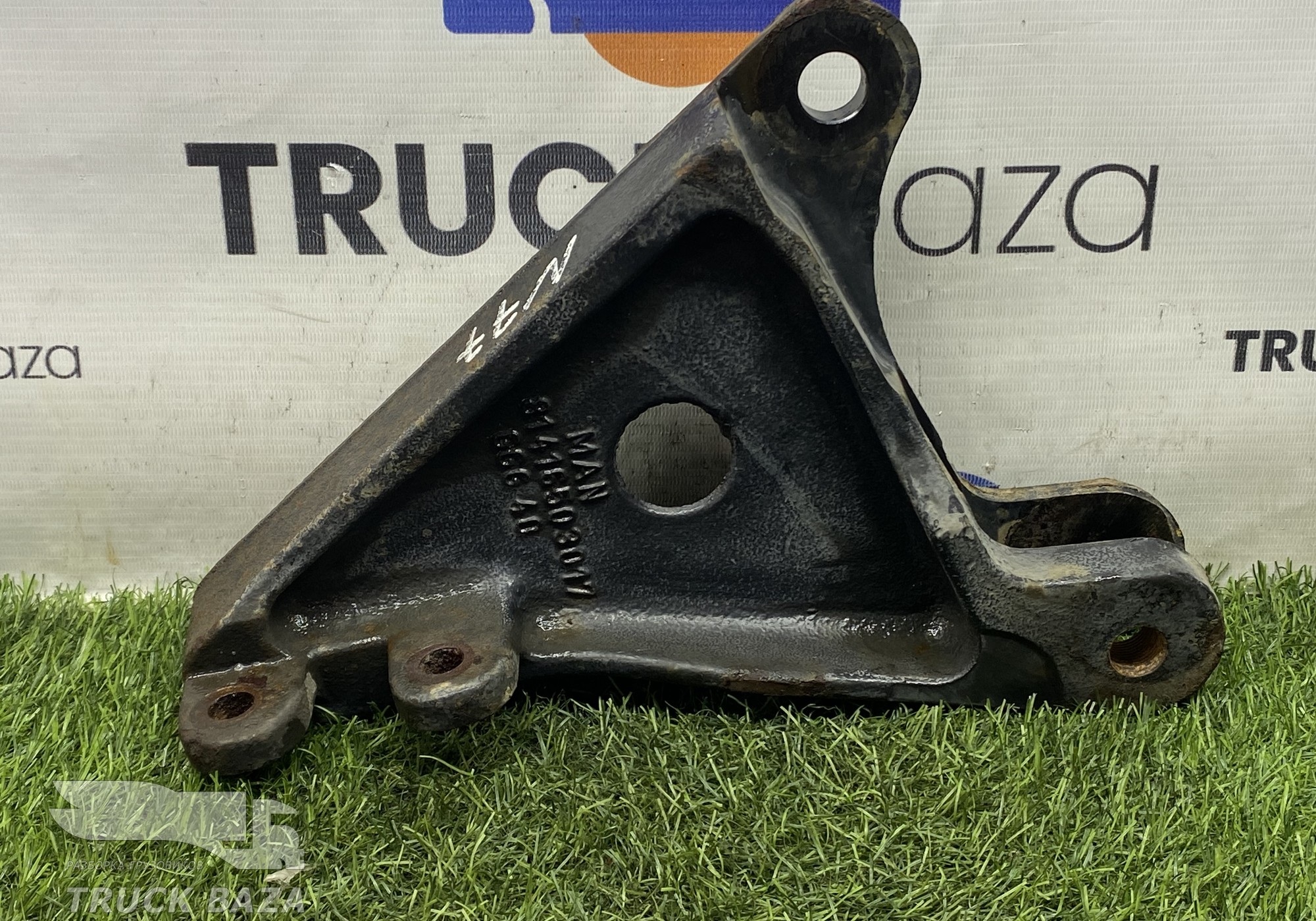 81416503017 Кронштейн усилителя бампера левый для Man TGS I (с 2007)