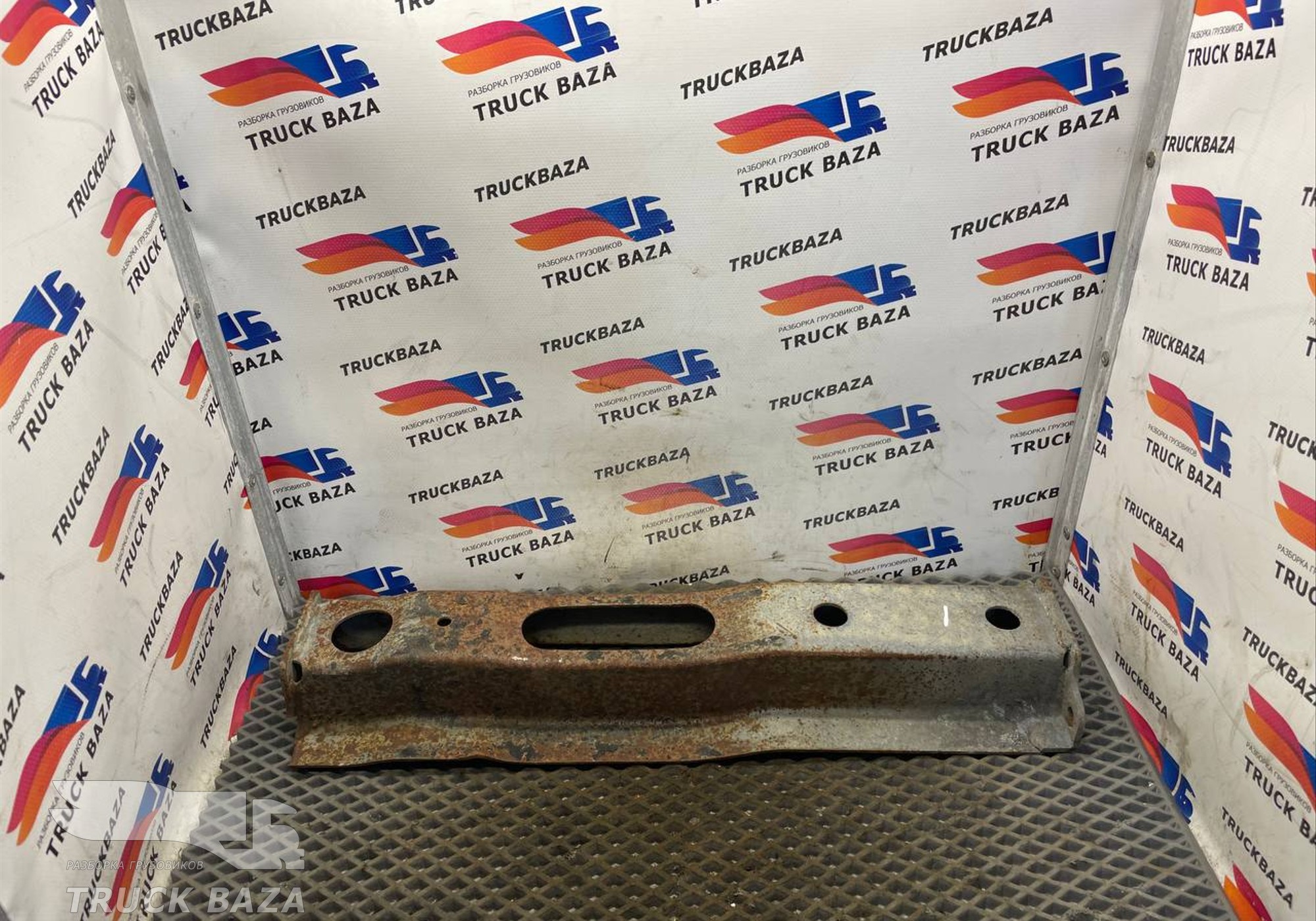 1258131 Опора пола для Полуприцепы Schmitz