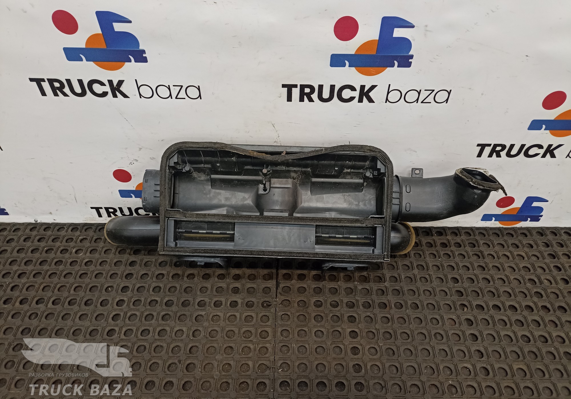 1724327 Корпус отопителя для Scania