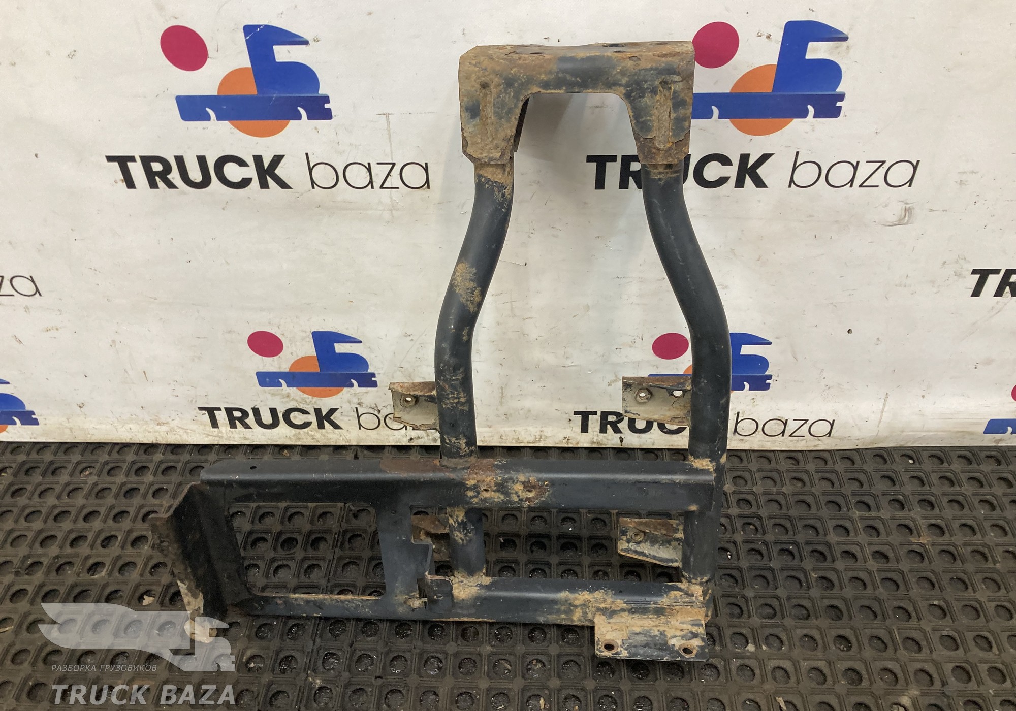 5490840315040 Кронштейн крыла передний правый для КАМАЗ 5490 (с 2013)