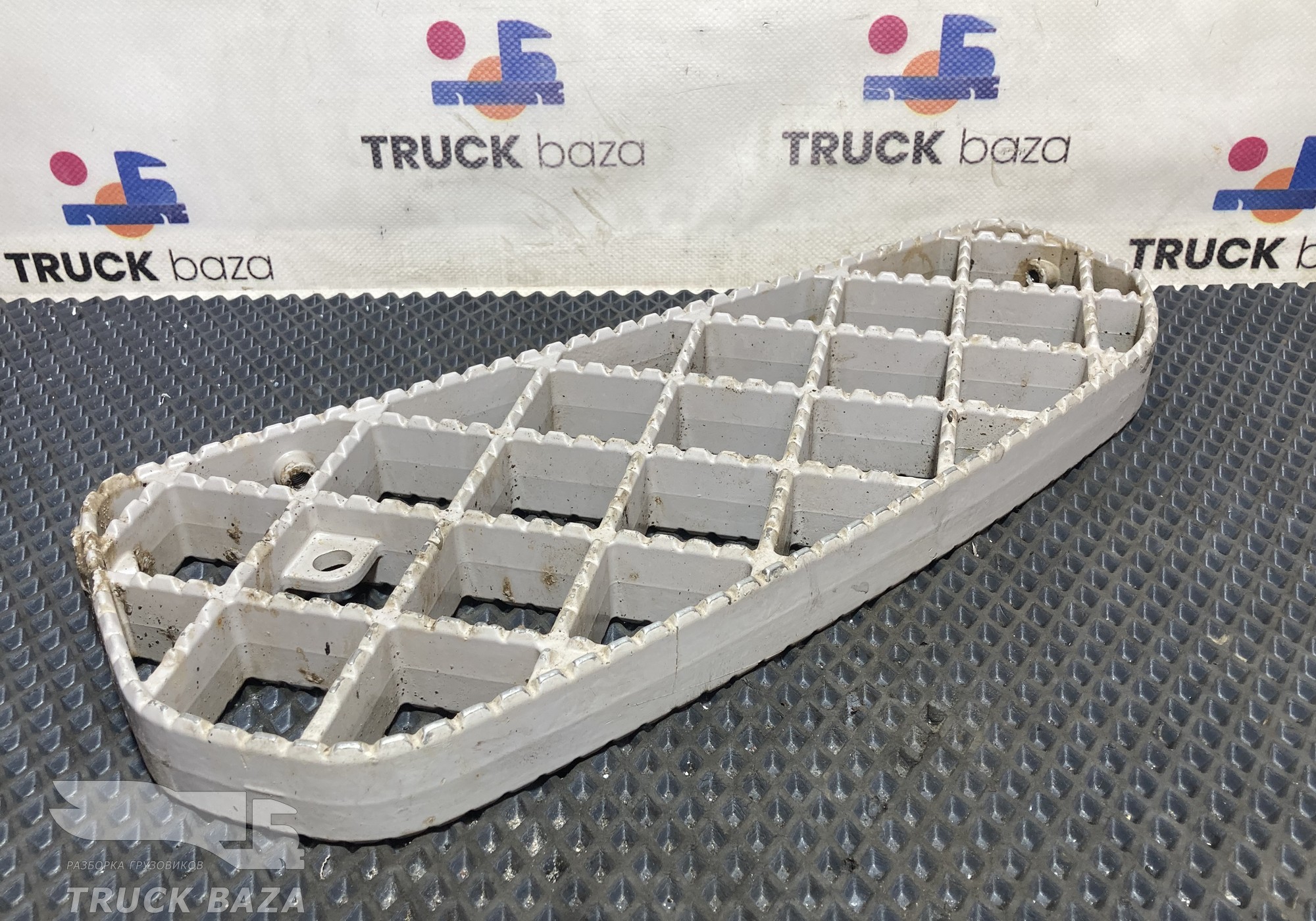 1805447 Площадка подножки