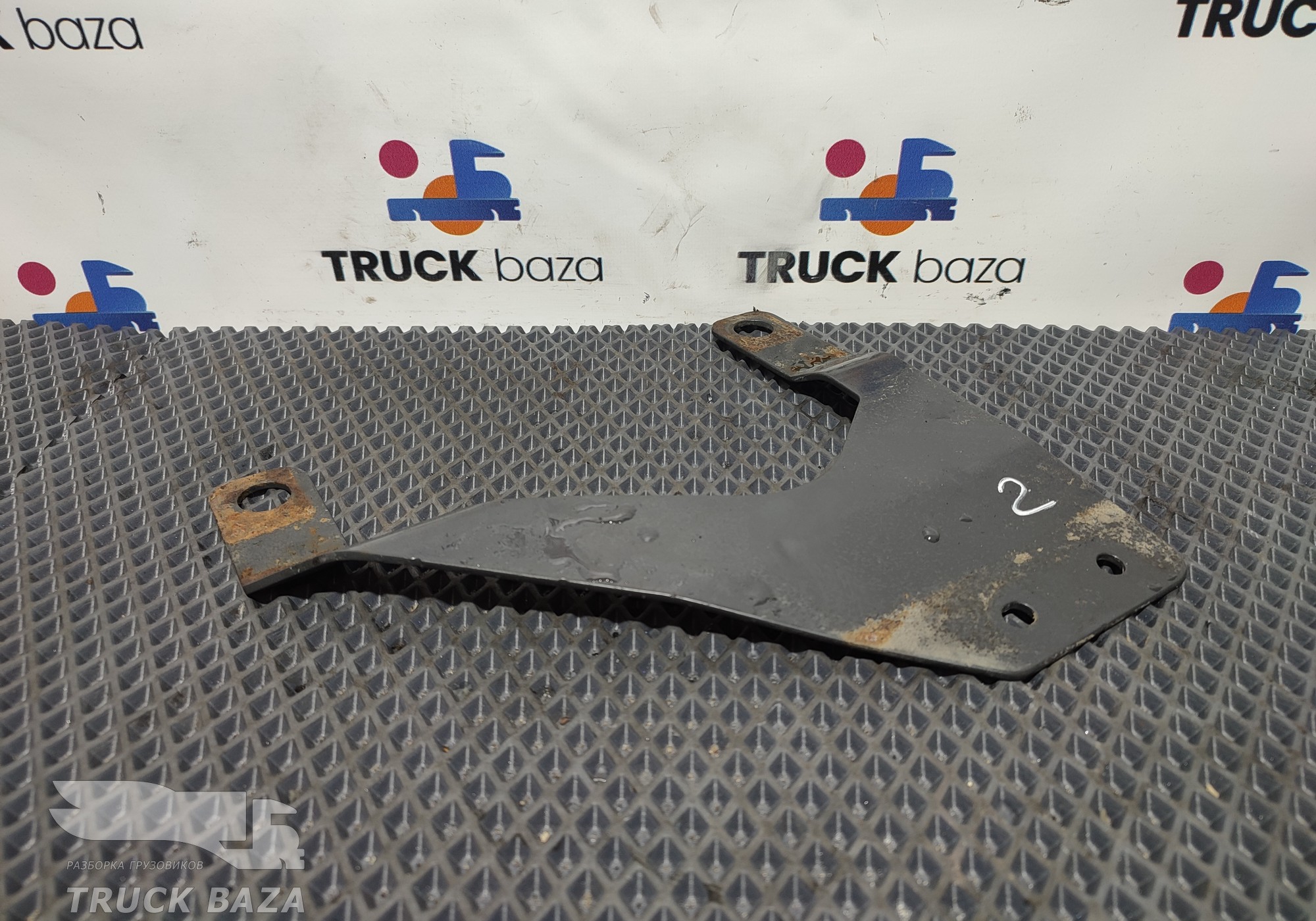 Кронштейн брызговика для Scania 6-series R (с 2016)