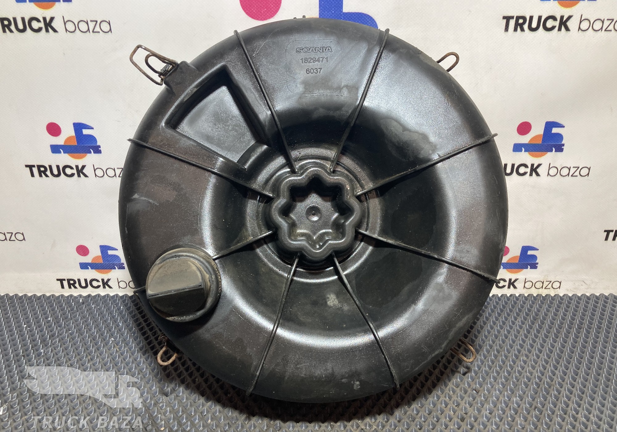 1829471 Крышка воздушного фильтра