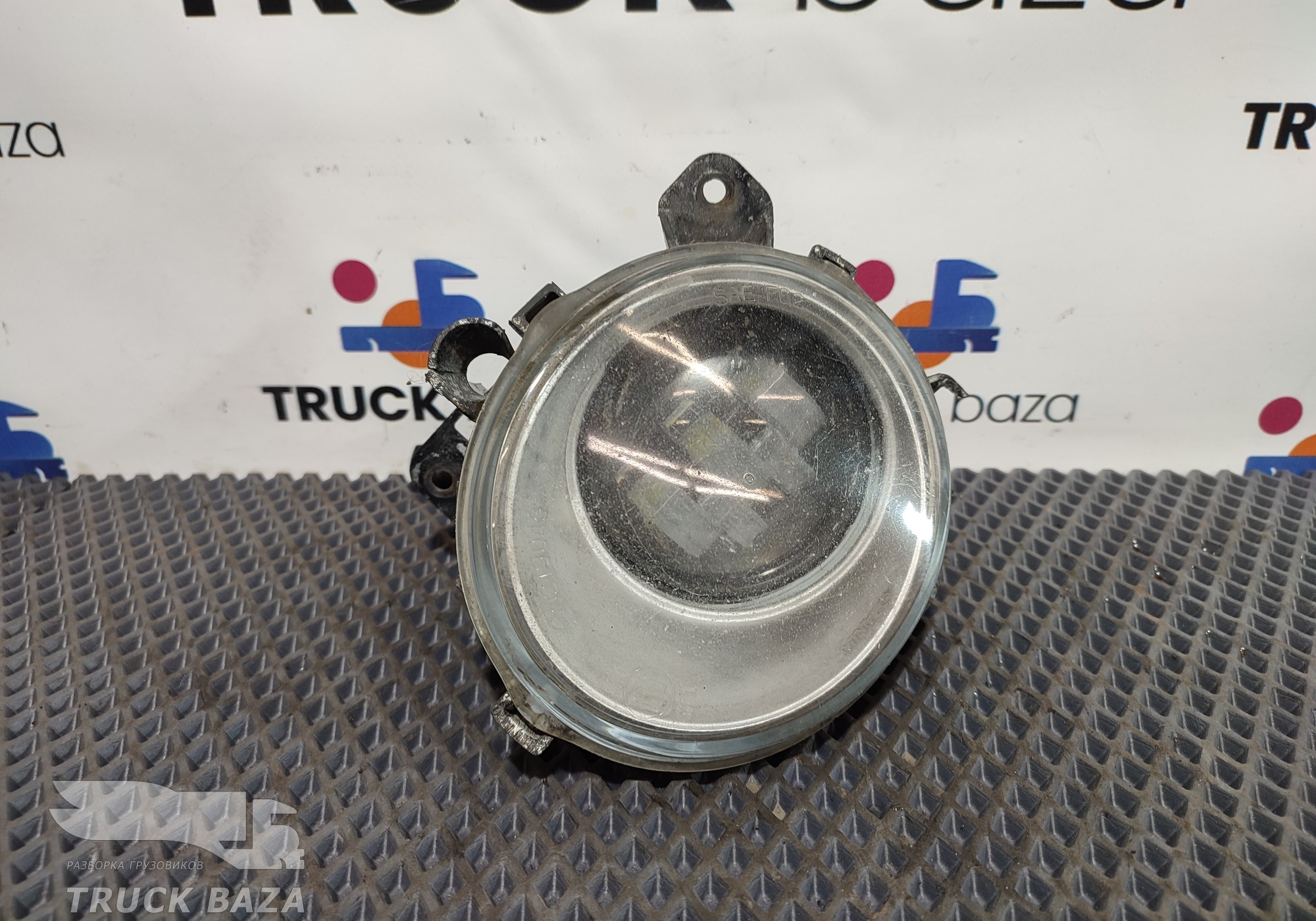 2080689 Фара противотуманная правая