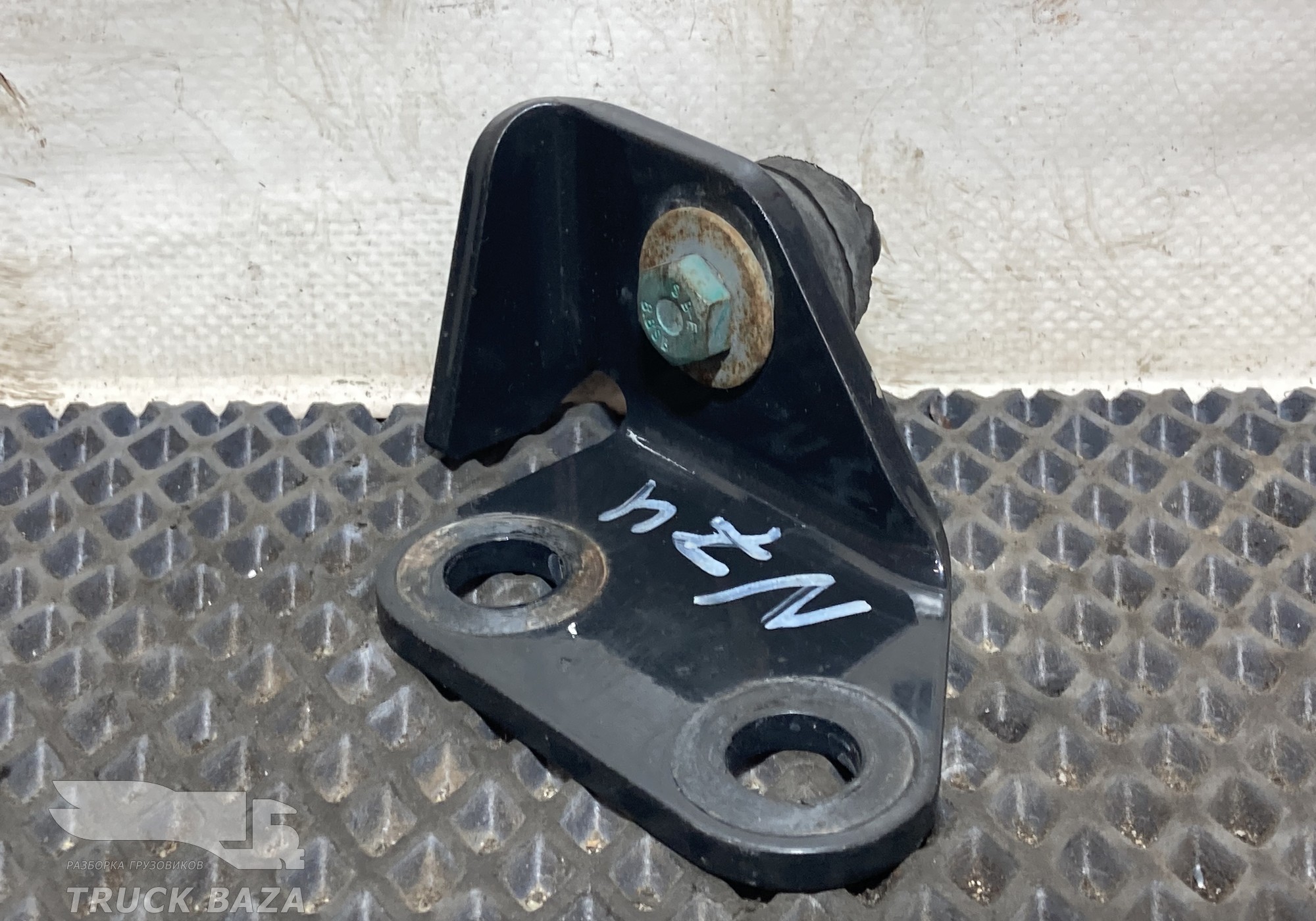 81429020299 Кронштейн трапа за кабиной