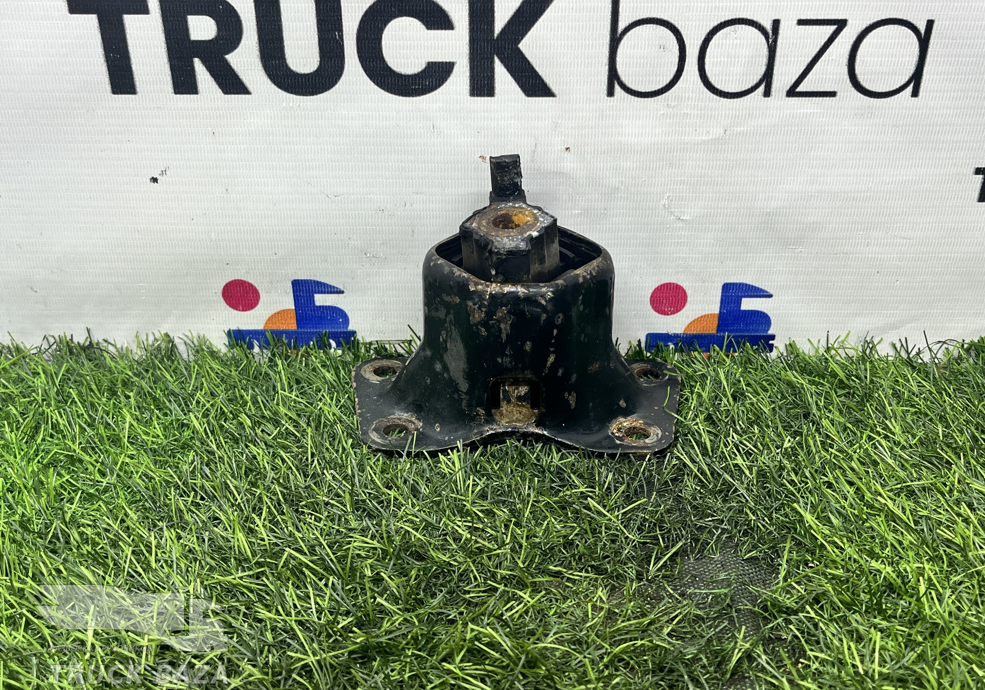 9304320085 Кронштейн ящика АКБ