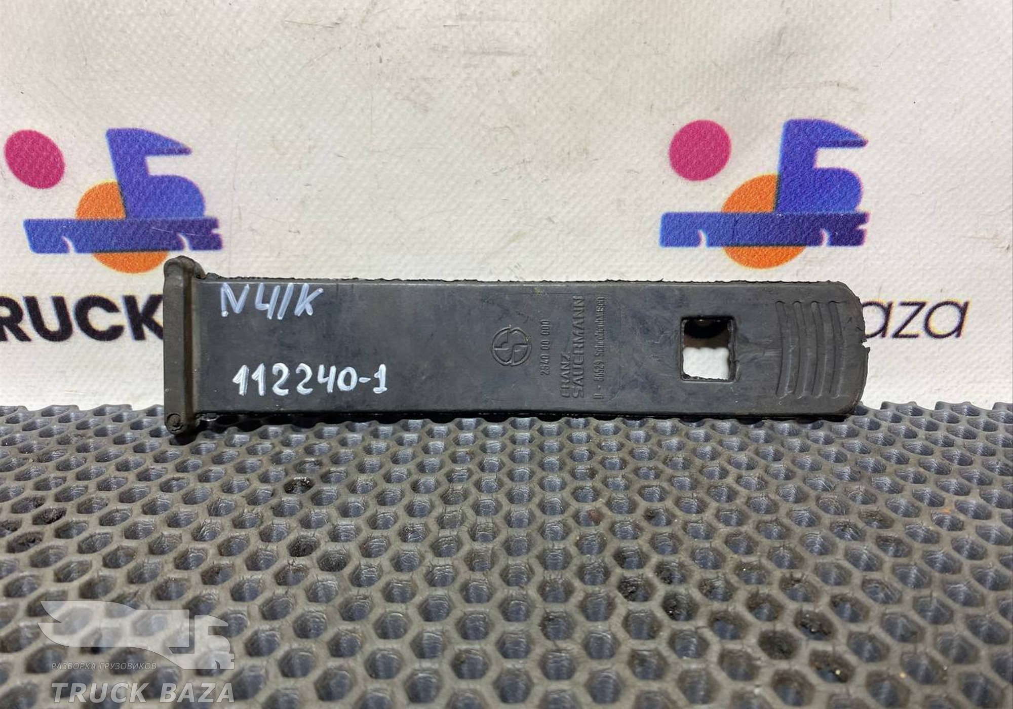 5001856184 Крепёж крыла заднего для Renault