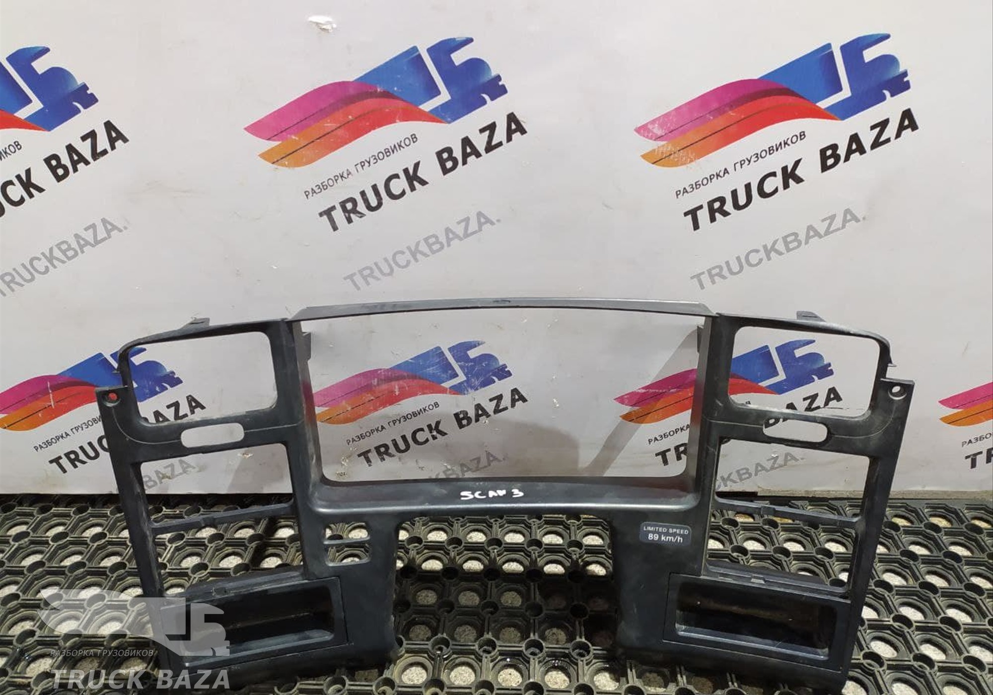1728037 Накладка панели приборов для Scania 5-series T (с 2004 по 2016)