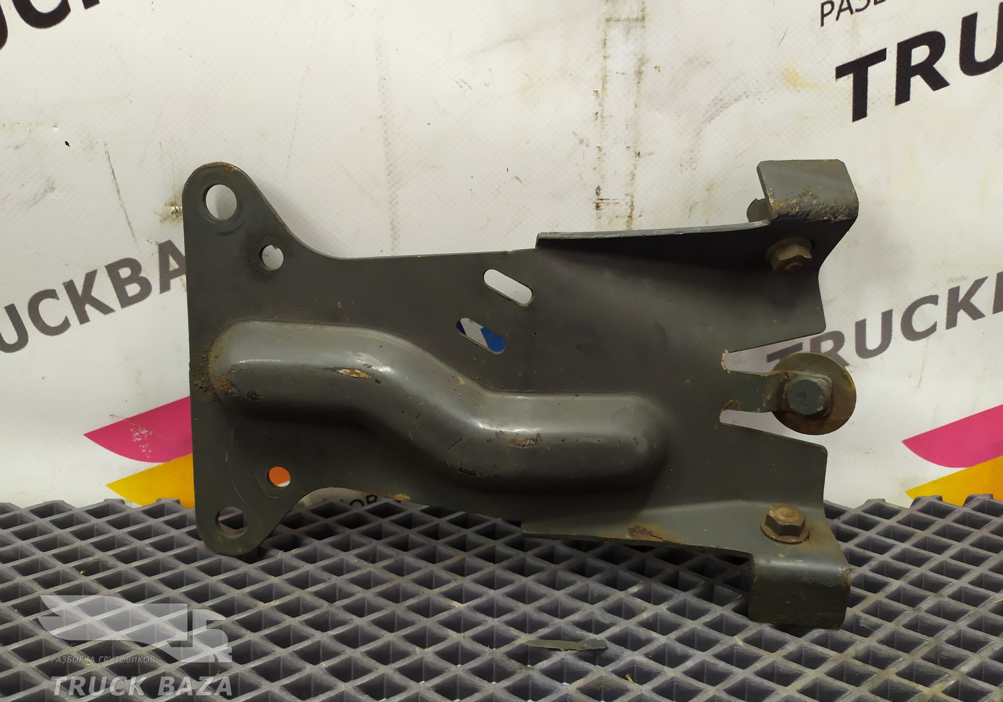 1522440 Кронштейн перекидок для Scania 4-series