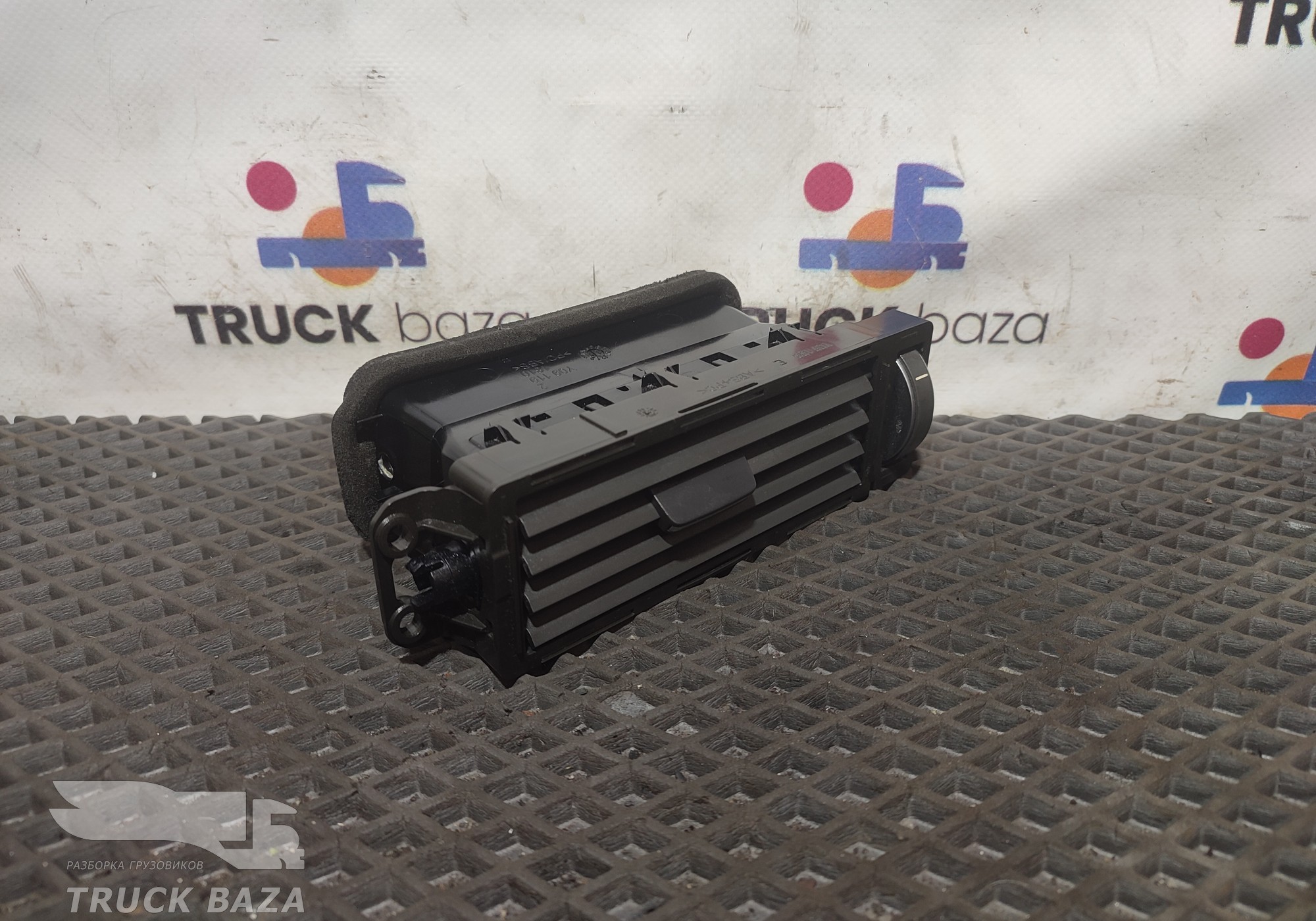 82165751 Дефлектор воздушный для Volvo FH 4 (с 2012)