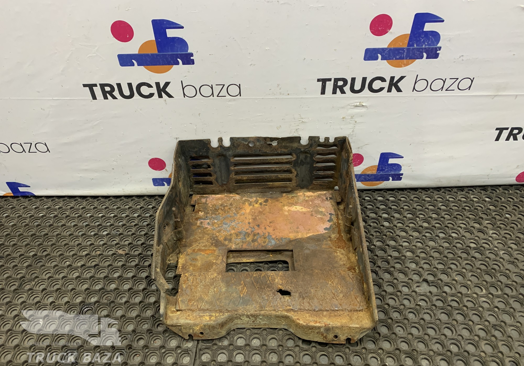 2140666 Ящик АКБ для Scania 4-series P (с 1995 по 2007)