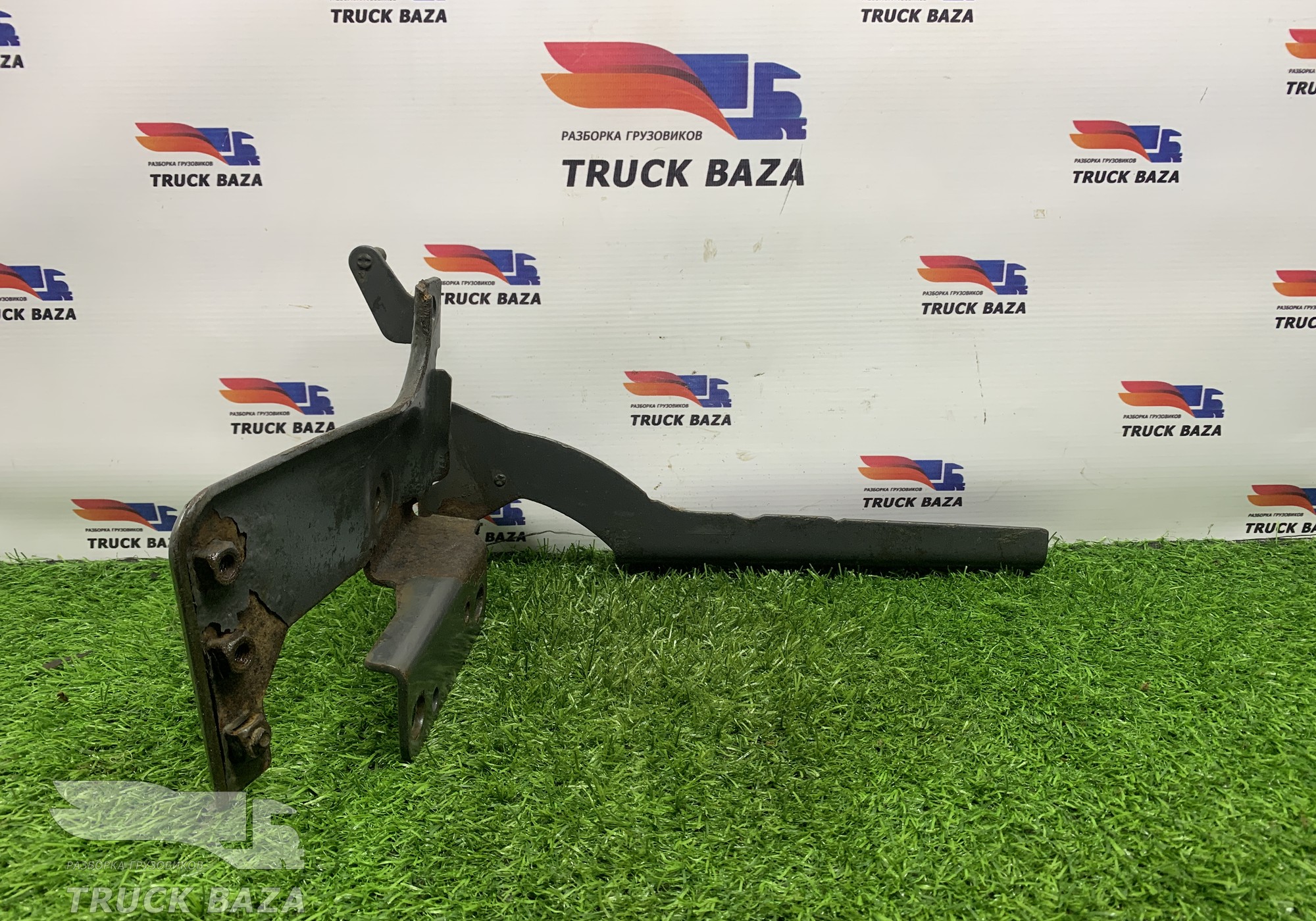 1727264 Петля капота правая