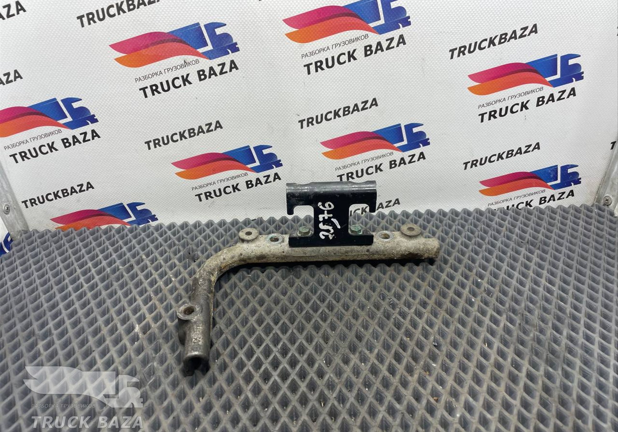 51058400150 Кронштейн поддона масляного правый для Man TGX II (с 2012)