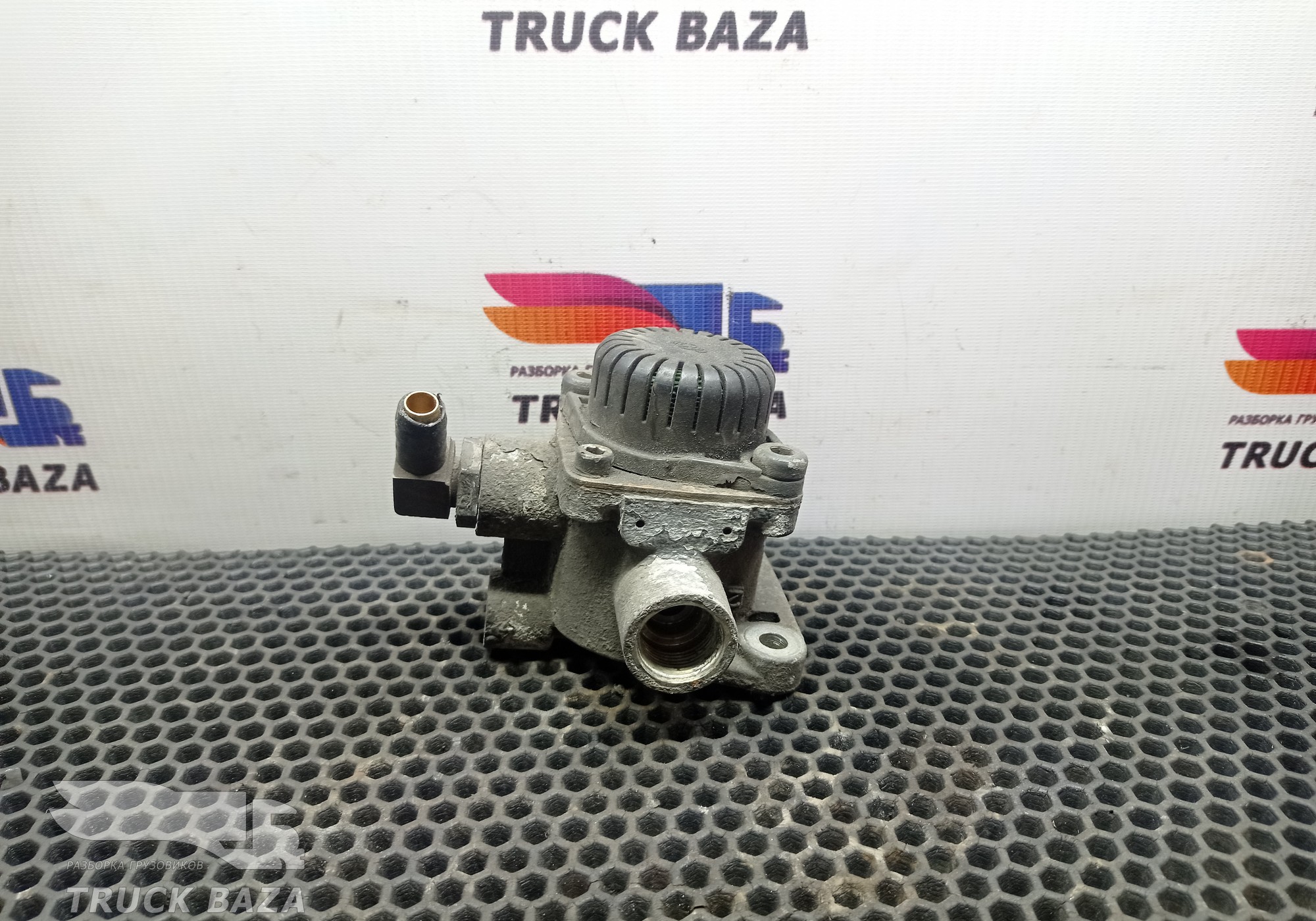 1360613 Клапан ускорительный для Daf XF106