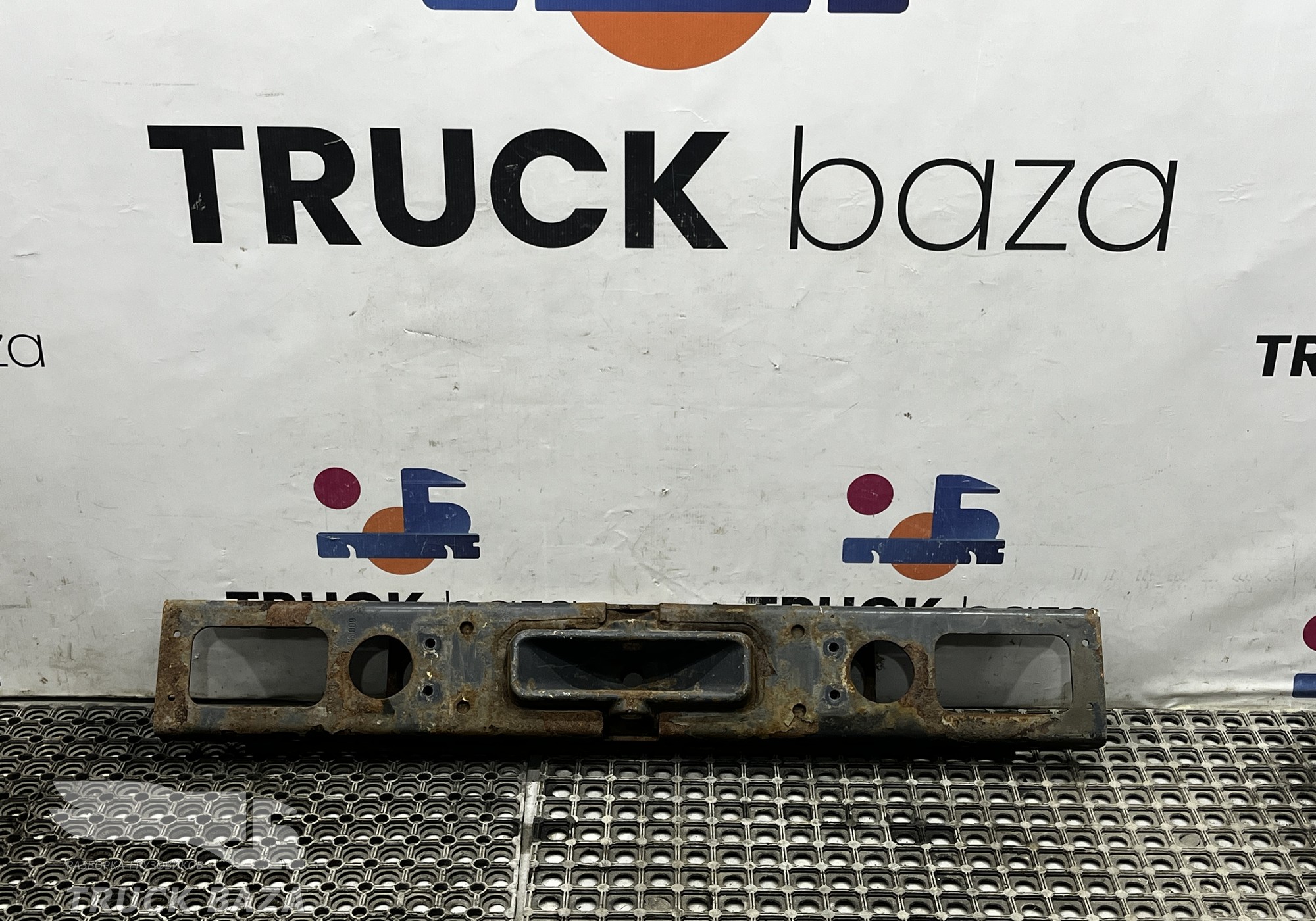 A9303100322 Траверса рамы