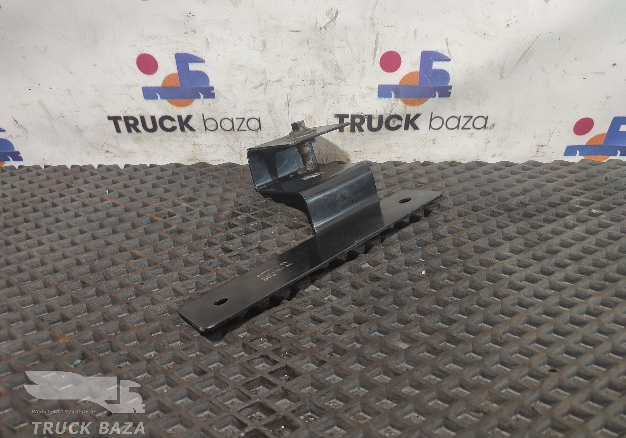 JC4611783AA Кронштейн для Ford F-MAX (с 2018)