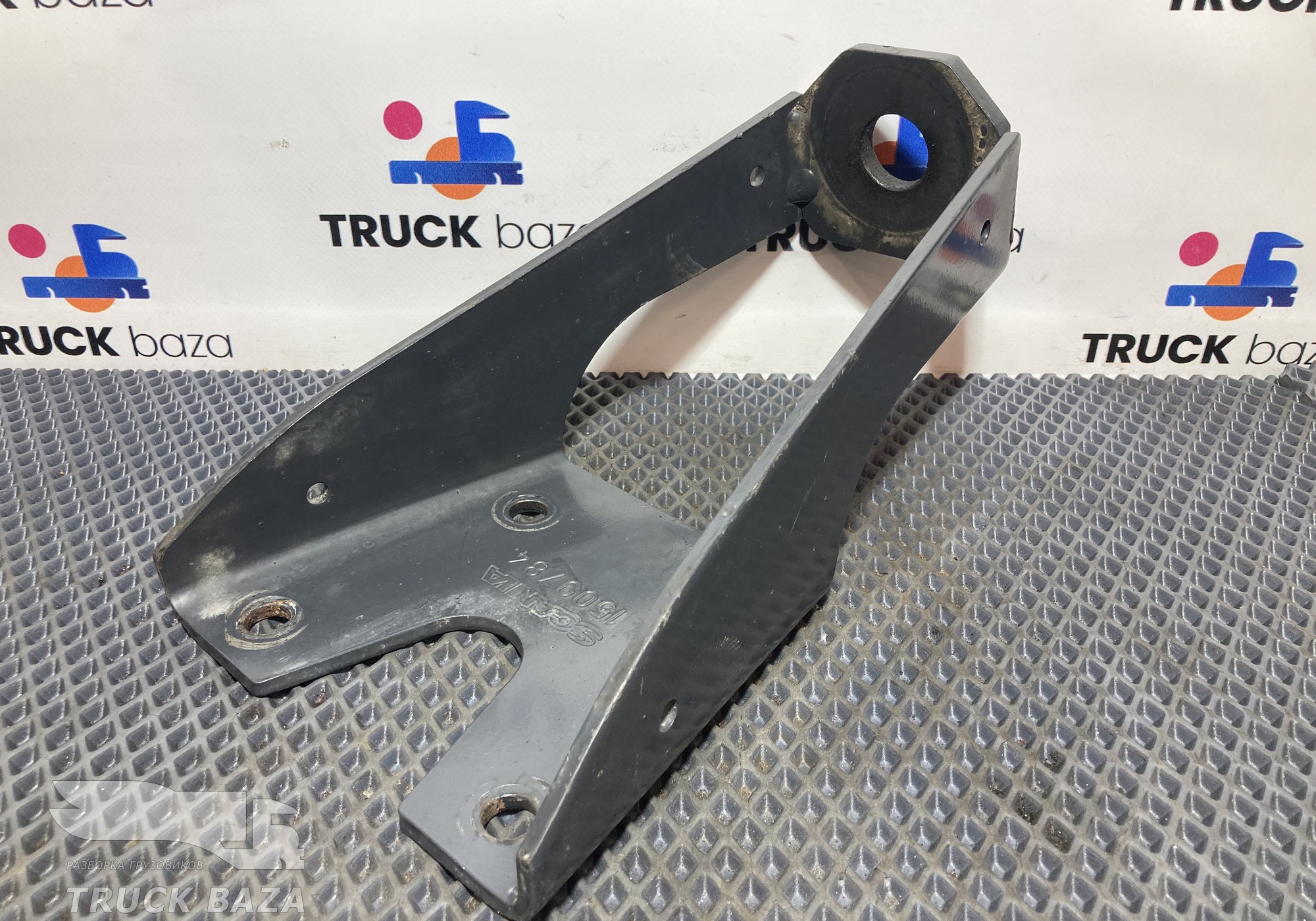 1509784 Кронштейн переднего амортизатора