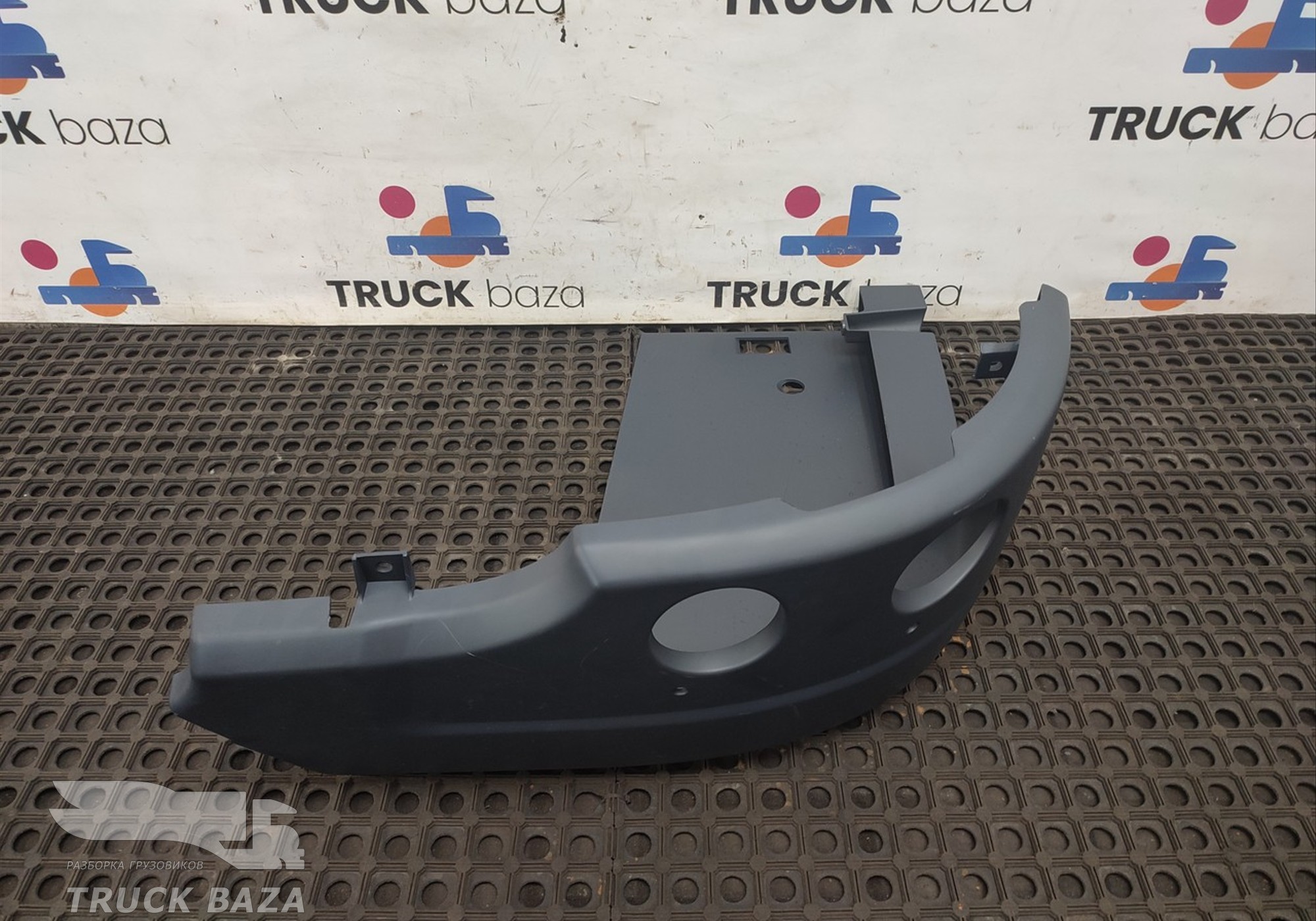 1865182 Угол бампера левый