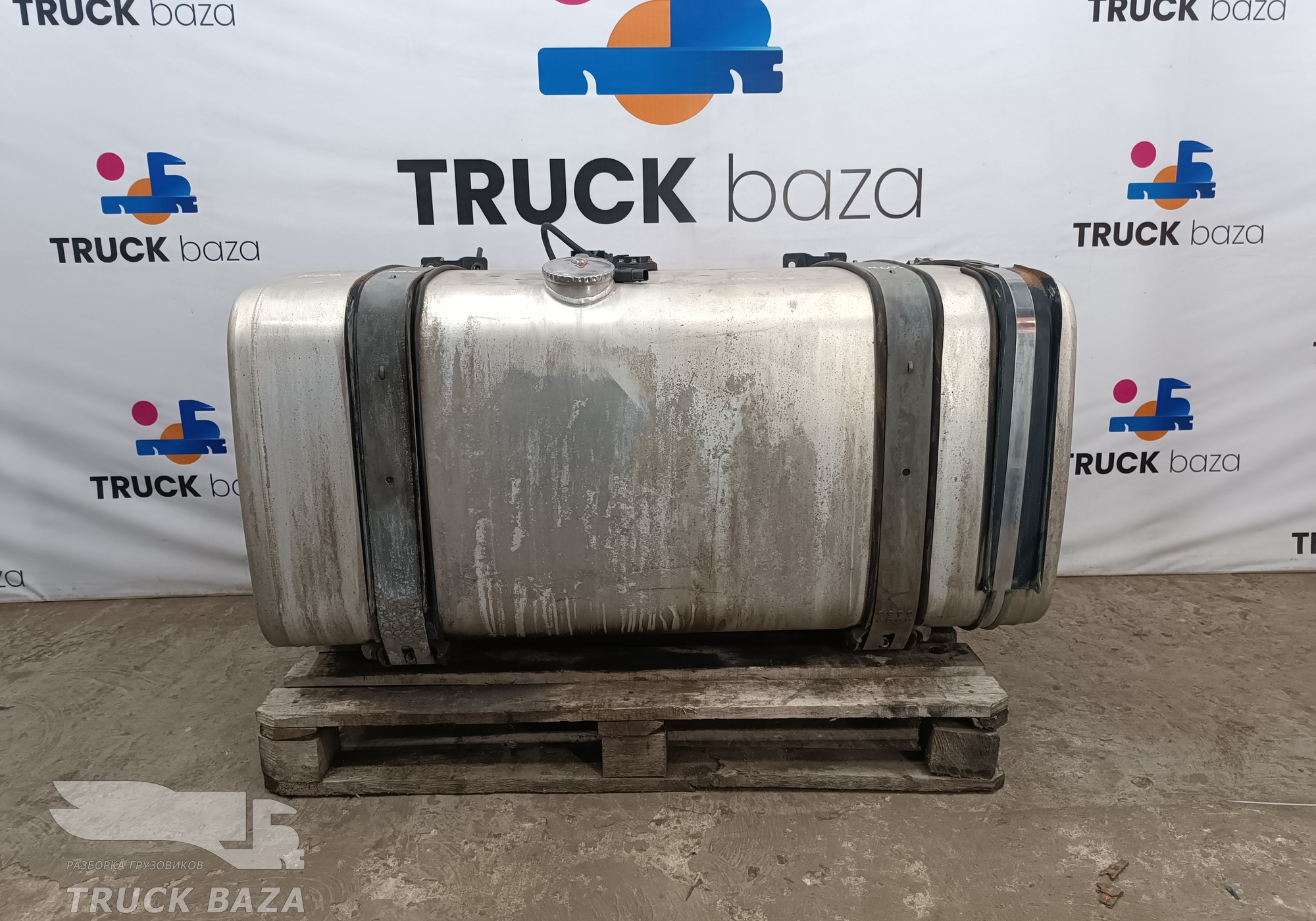 81122015885 Бак топливный 490L для Man TGX II (с 2012)