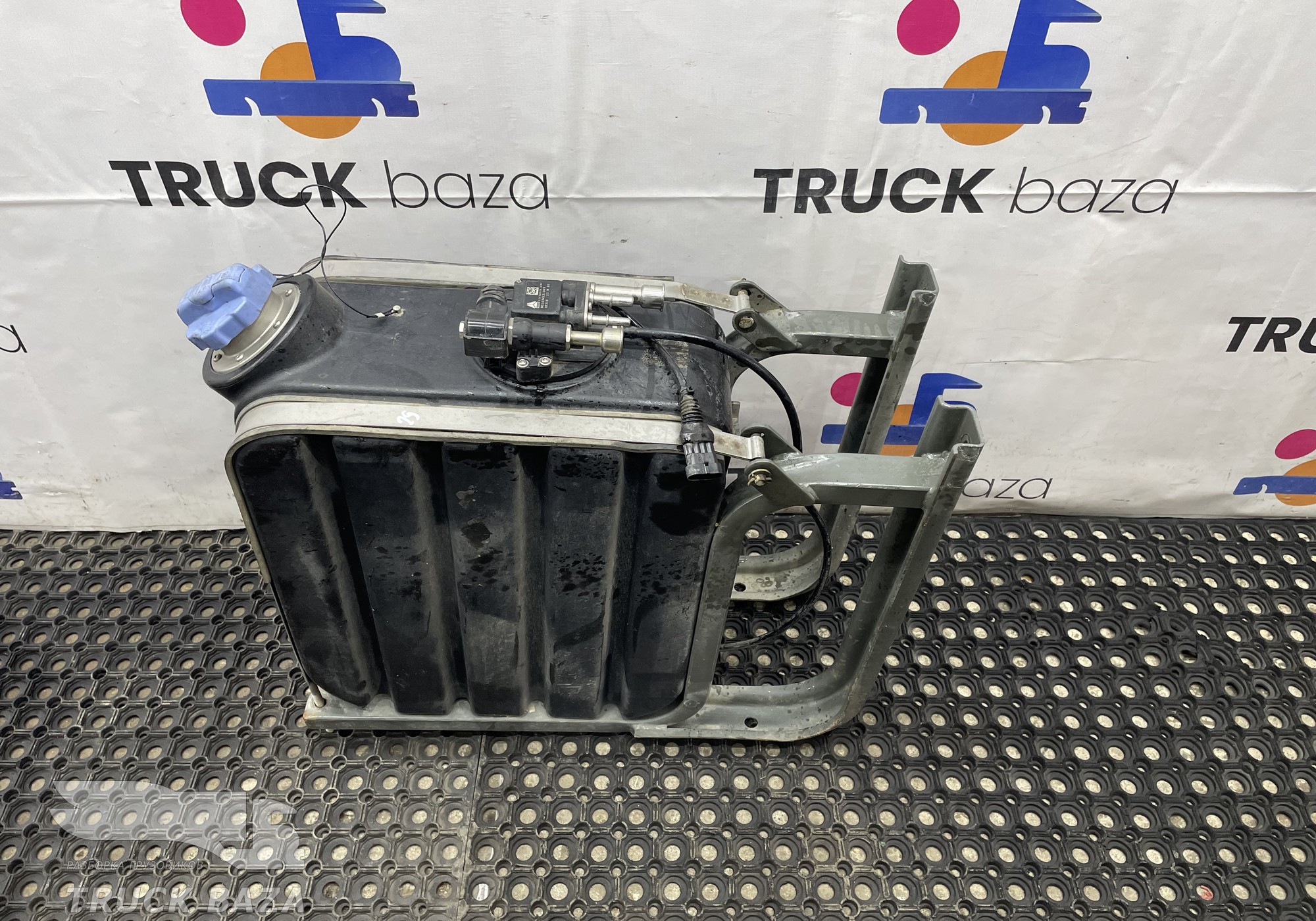 WG9925565001 Бак AdBlue для Sinotruk Sitrak C7H