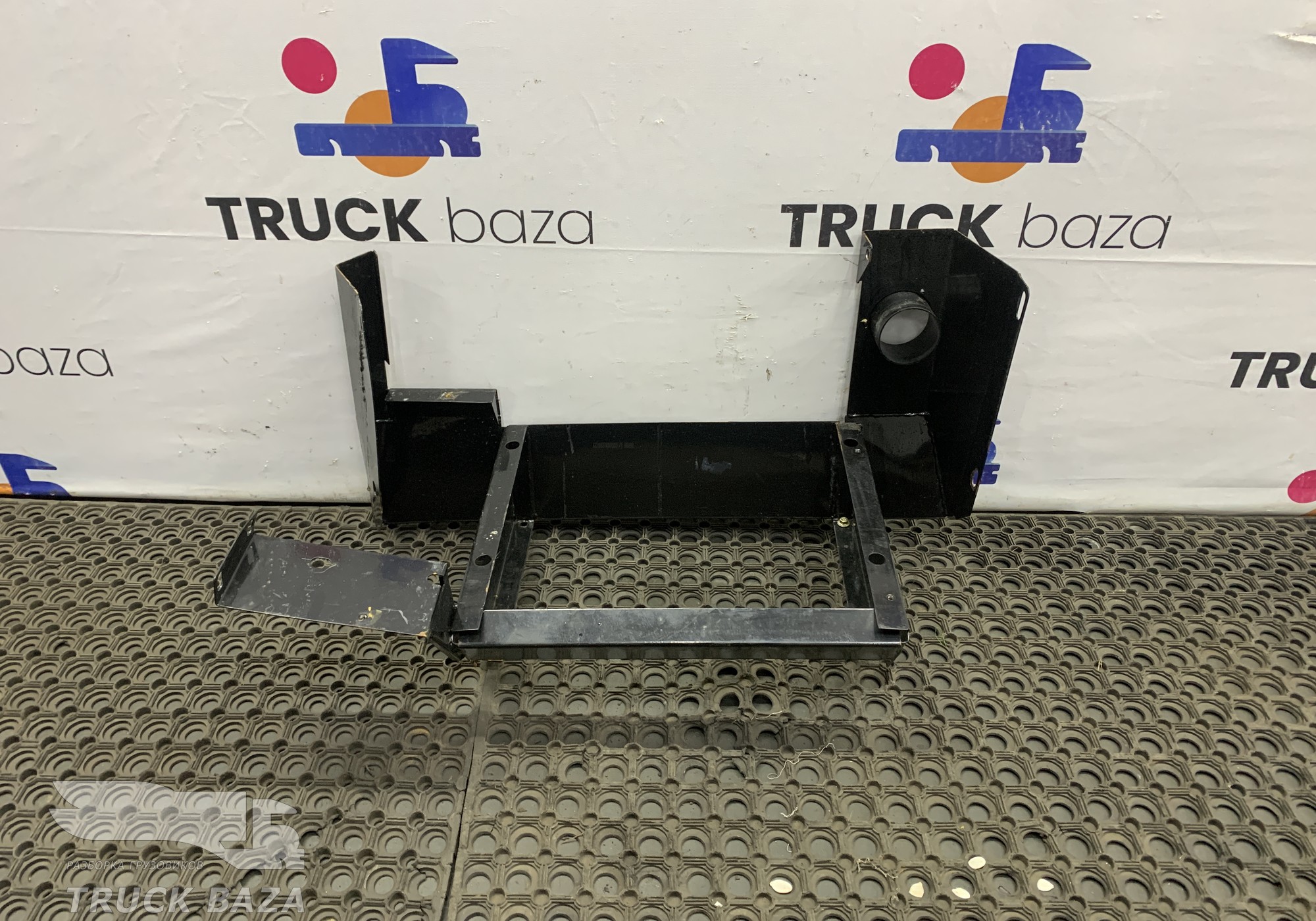 AZ166276000001 Кронштейн холодильника для Sinotruk Sitrak C7H