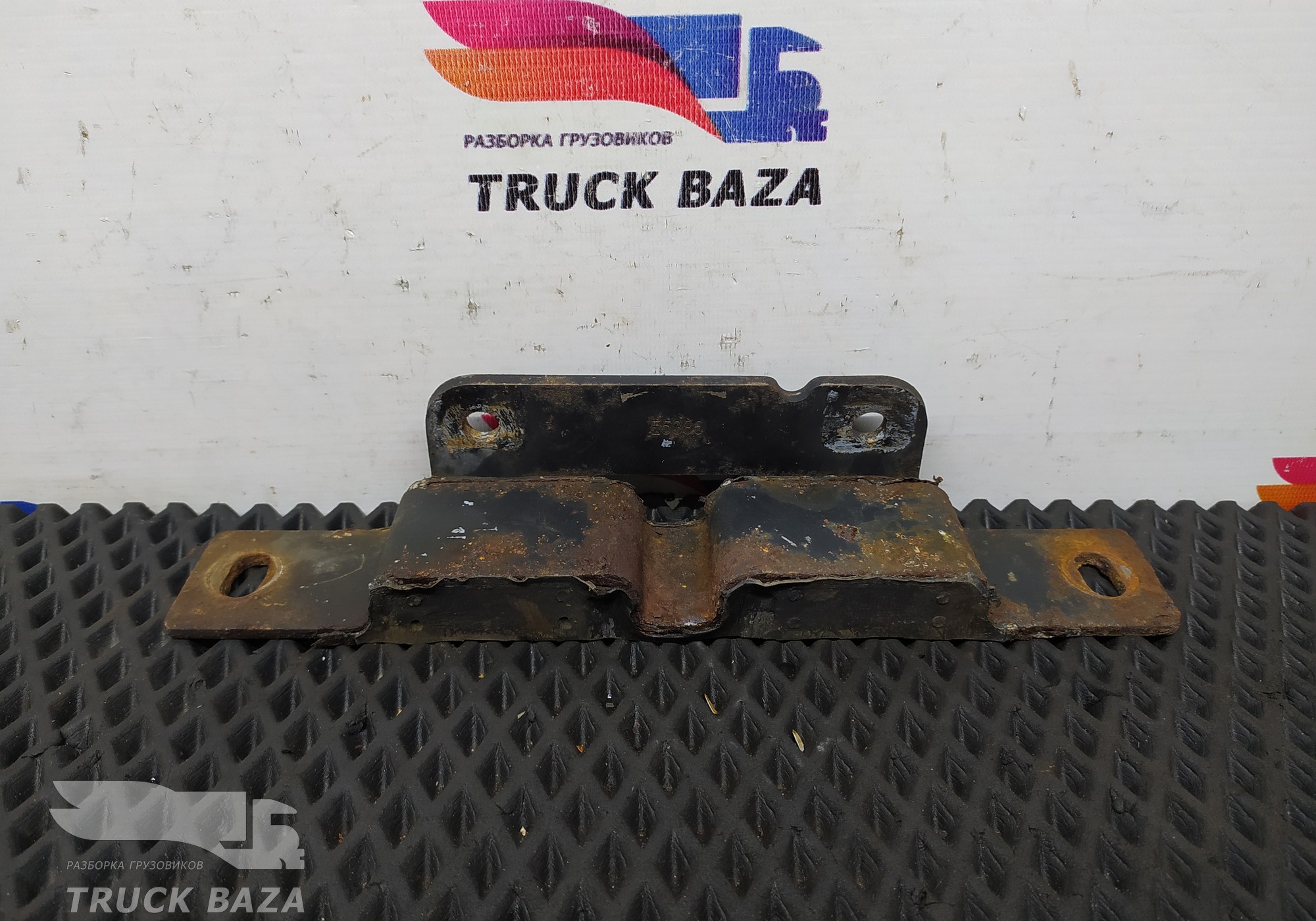 41214451 Кронштейн радиатора для Iveco Eurotrakker