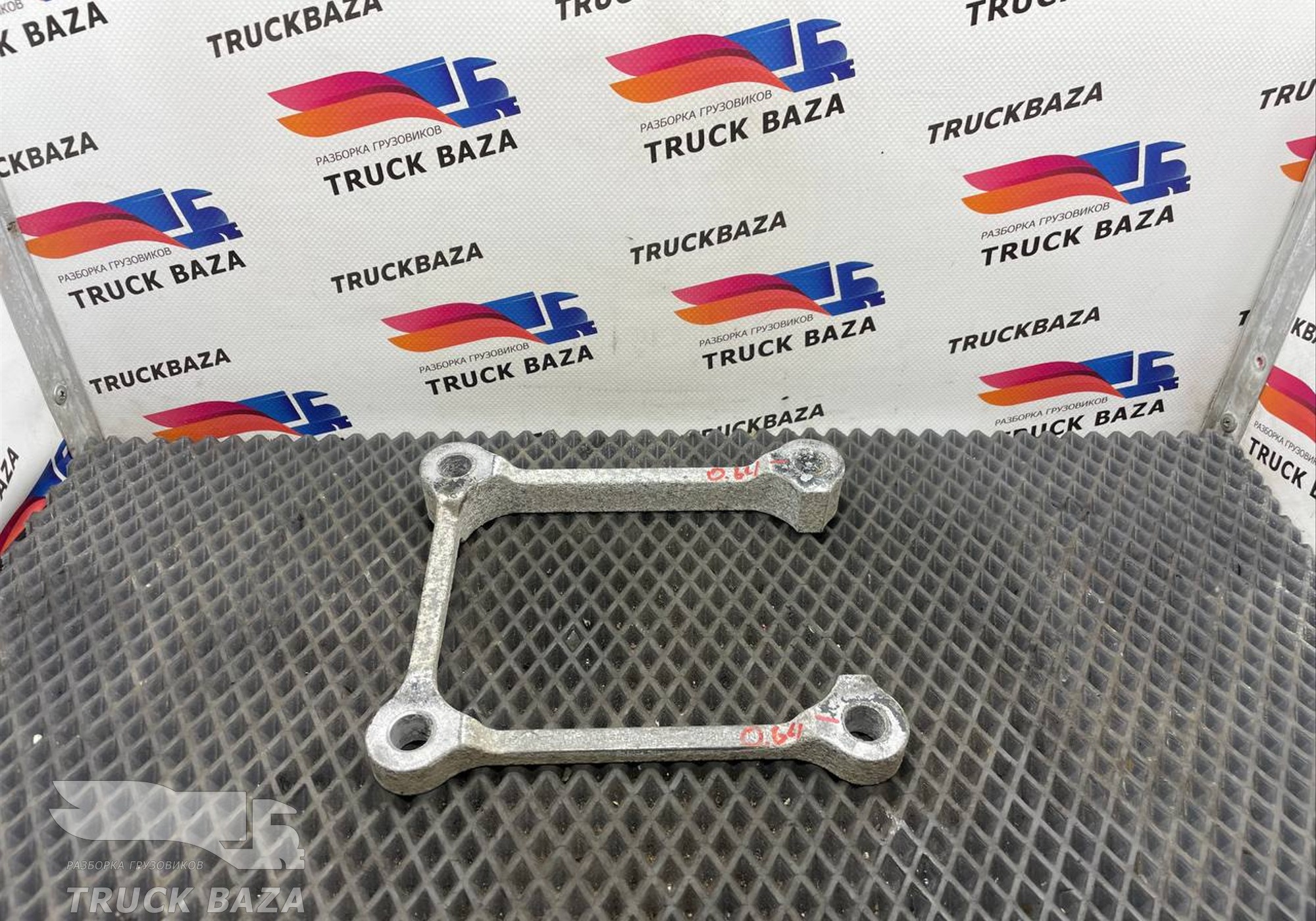 81418200209 Проставка топливного бака для Man TGX TG3 (с 2020)