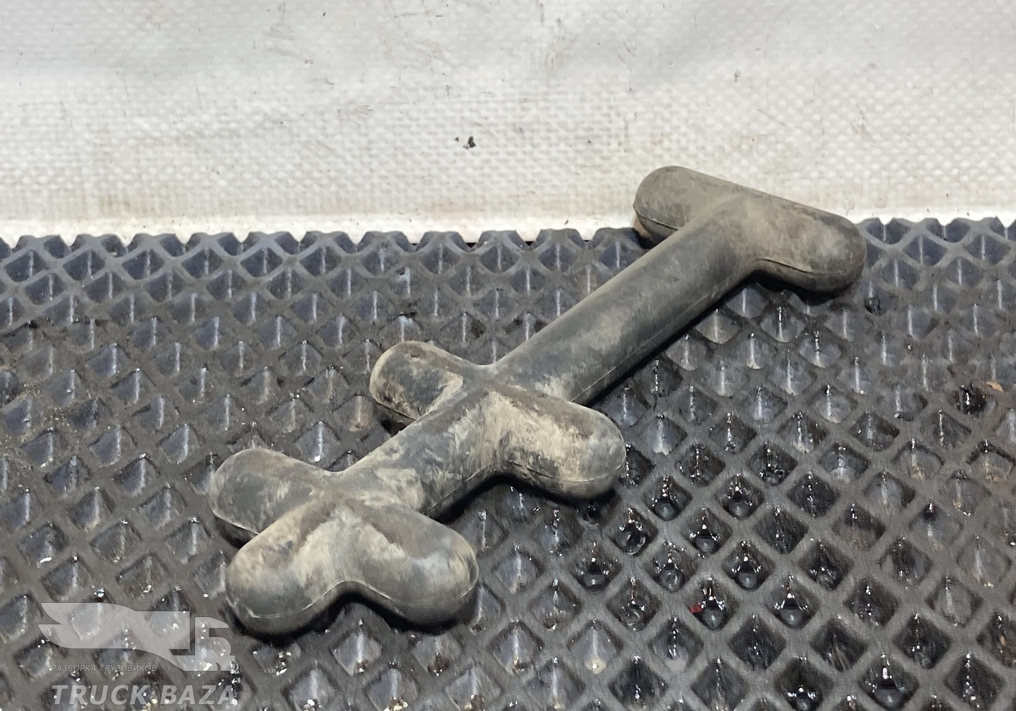 1352408 Кронштейн шумоизоляции для Scania