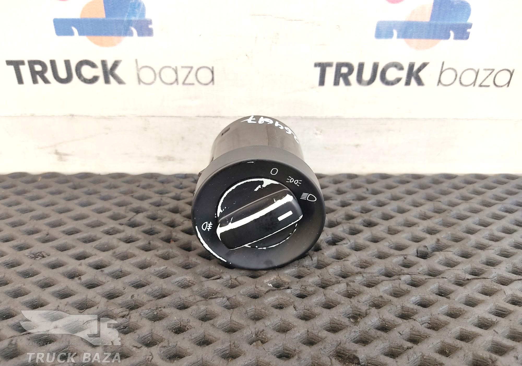 81255056876 Переключатель света фар