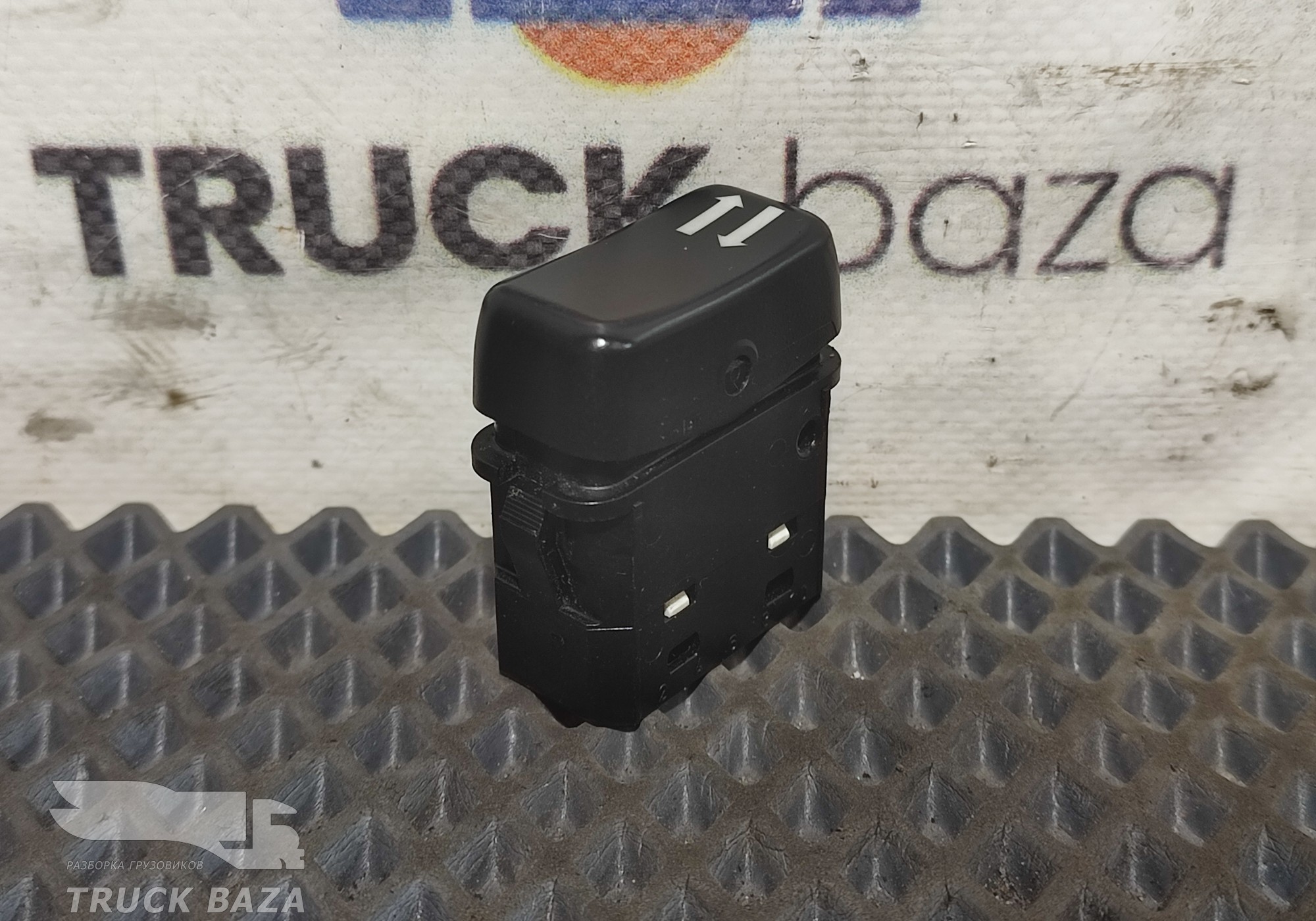 0075457007 Кнопка массы