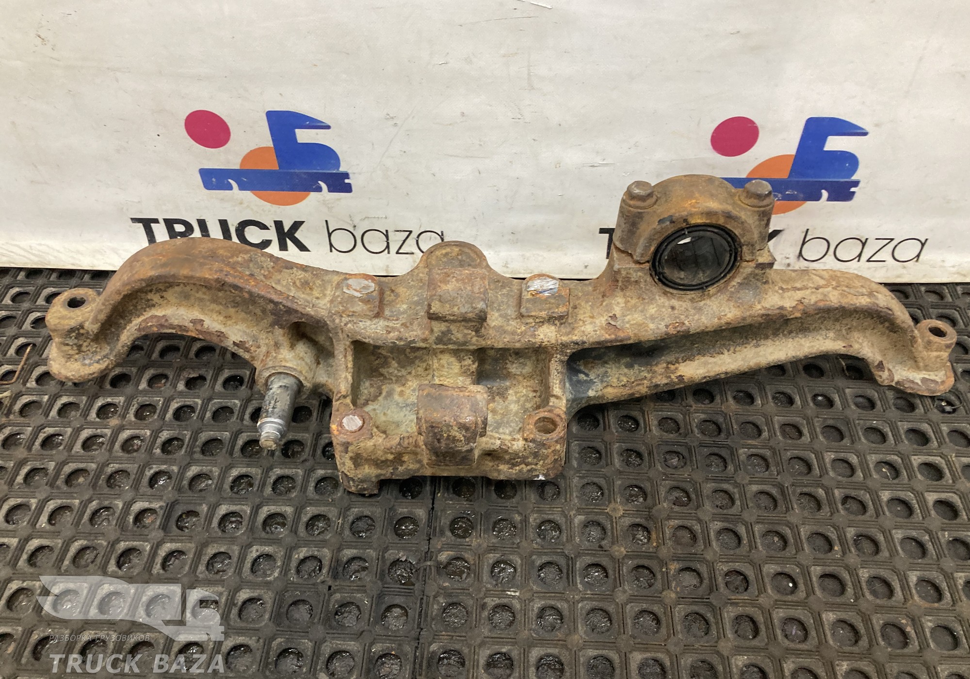 81436303192 Кронштейн пневморессоры правый для Man TGS II (с 2012)