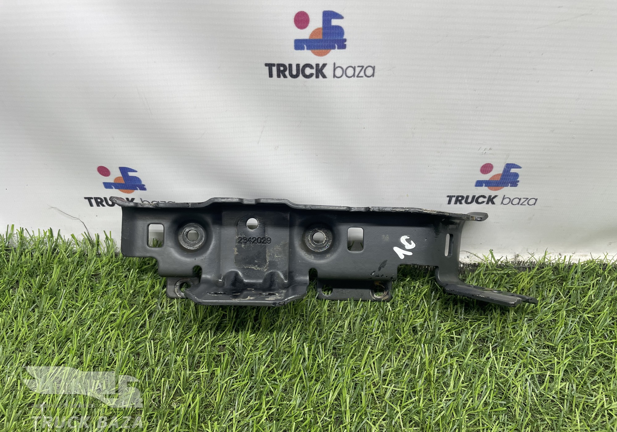 2342029 Кронштейн распределителя кпп