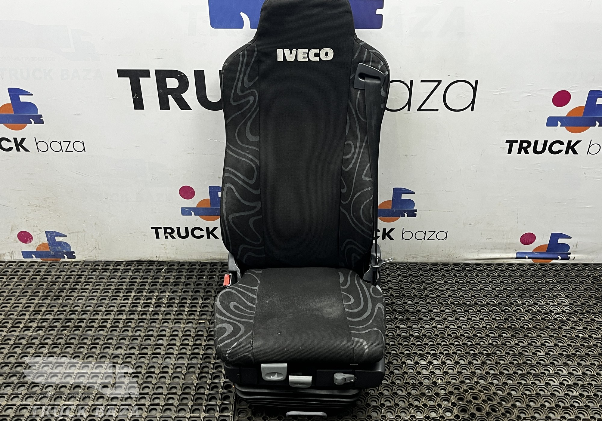 504286250 Сиденье водительское пневматическое для Iveco Stralis II Hi-Way (с 2012)