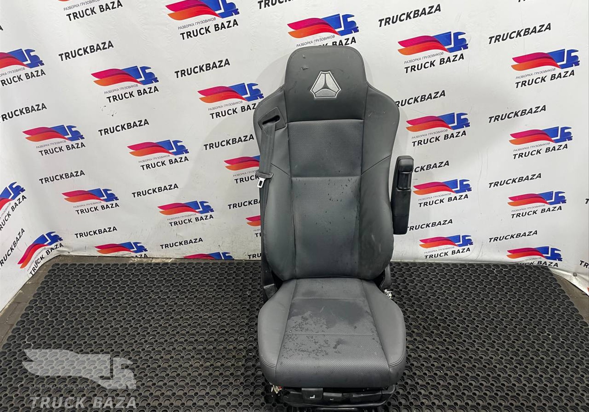 WG1662512052 Сиденье пассажирское пневматическое для Sinotruk Sitrak C7H