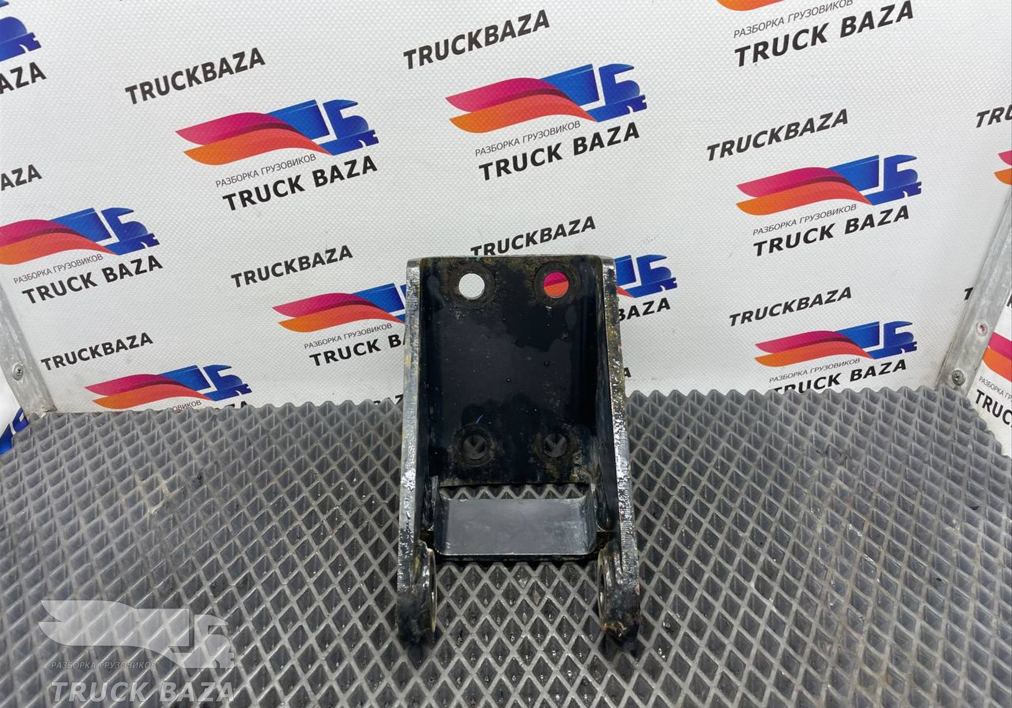 DZ95189680463 Кронштейн амортизатора для Shacman X3000 (с 2014)