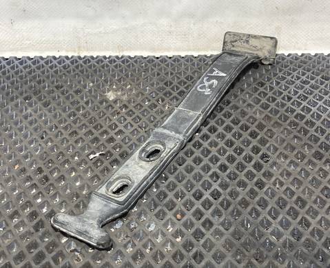 KM70013 Хомут заднего крыла для Mercedes-Benz Axor