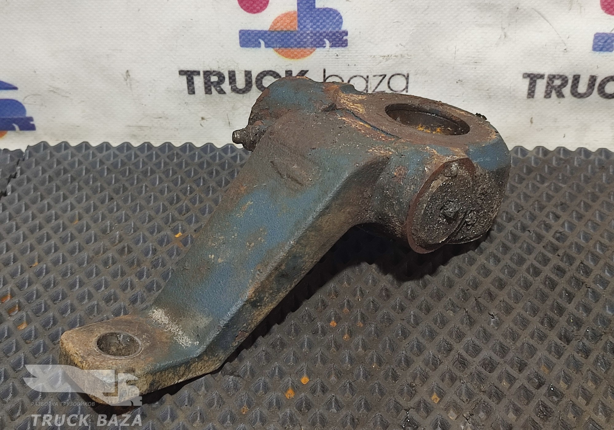 1358634 Трещетка тормозная правая