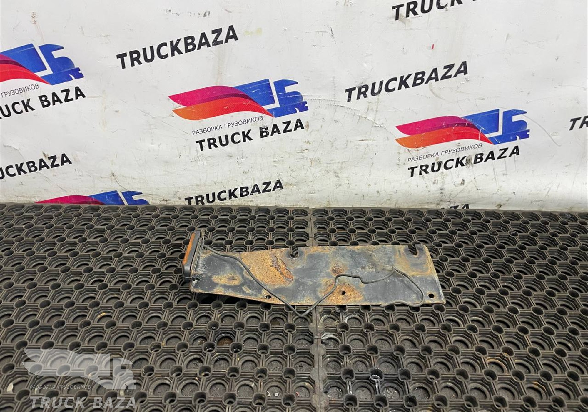 1697119 Фонарь габаритный для Daf XF105 (с 2005)