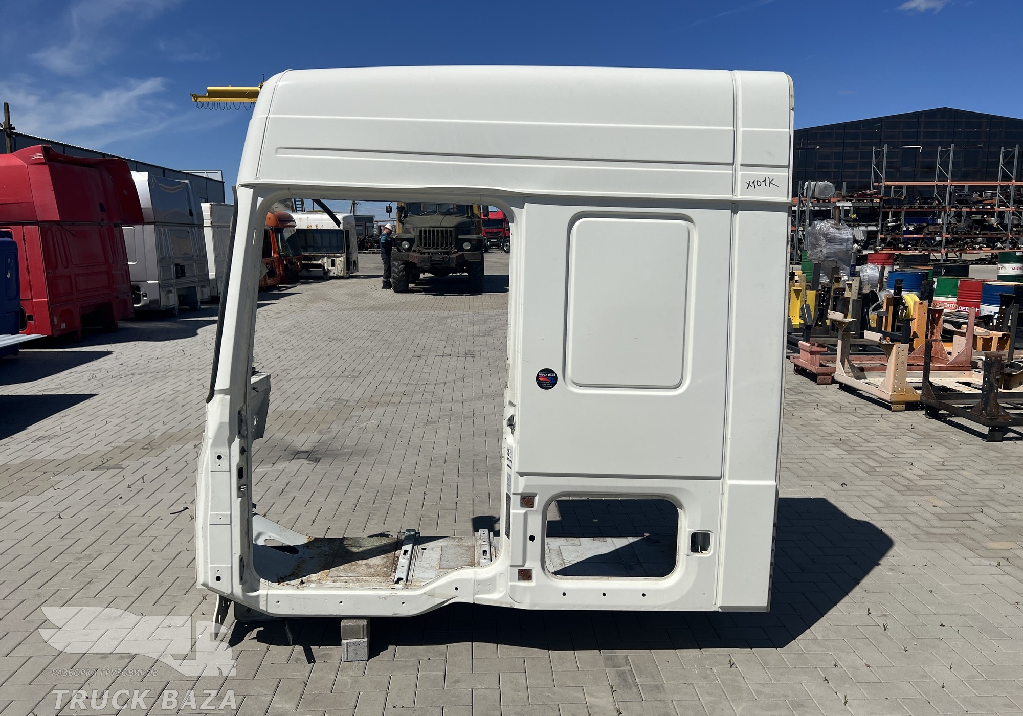 Боковина кабины левая для Daf XF106 (с 2013 по 2023)